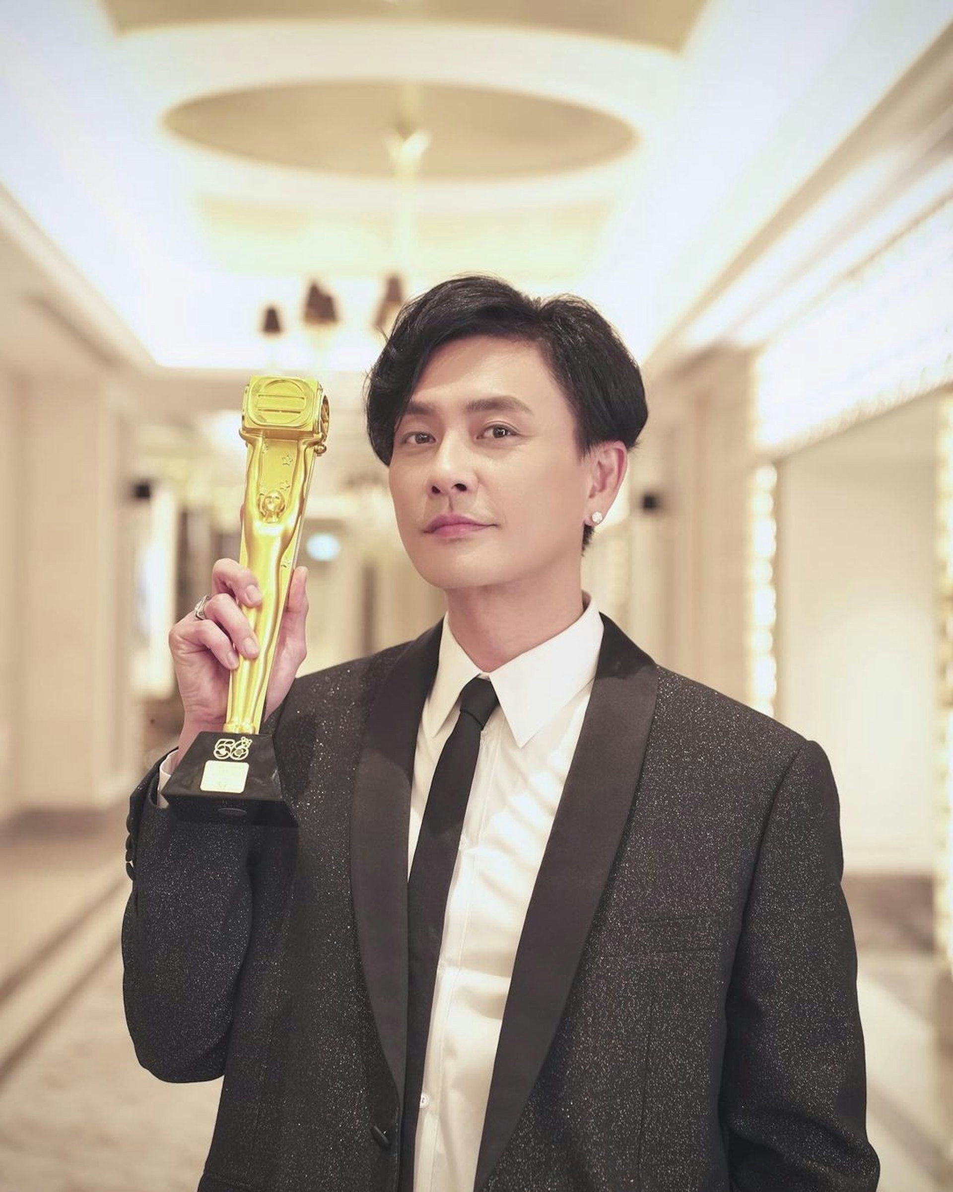 aazhanhbzoikdmv5fl9wuljybx8 7vu