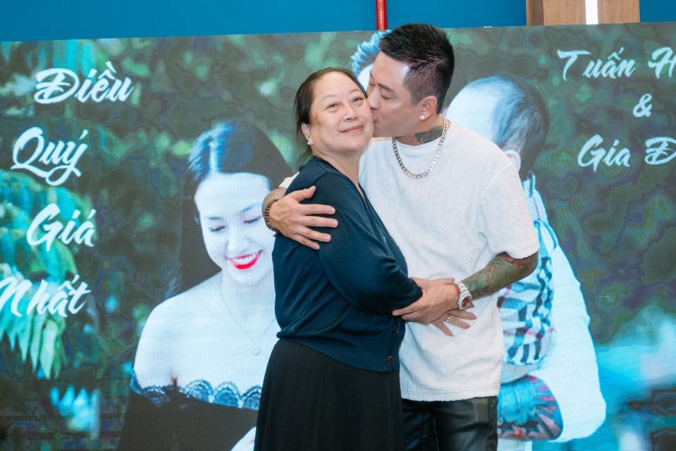 tuan hung 2 1753438066 6871 1753438295 17536089441951665603296 tuan hung 2 1753438066 6871 1753438295 17536089441951665603296