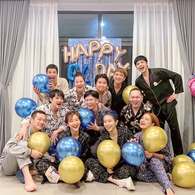 tinh ban hon 10 nam trong showbiz cua nhom gia dinh van hoa 1