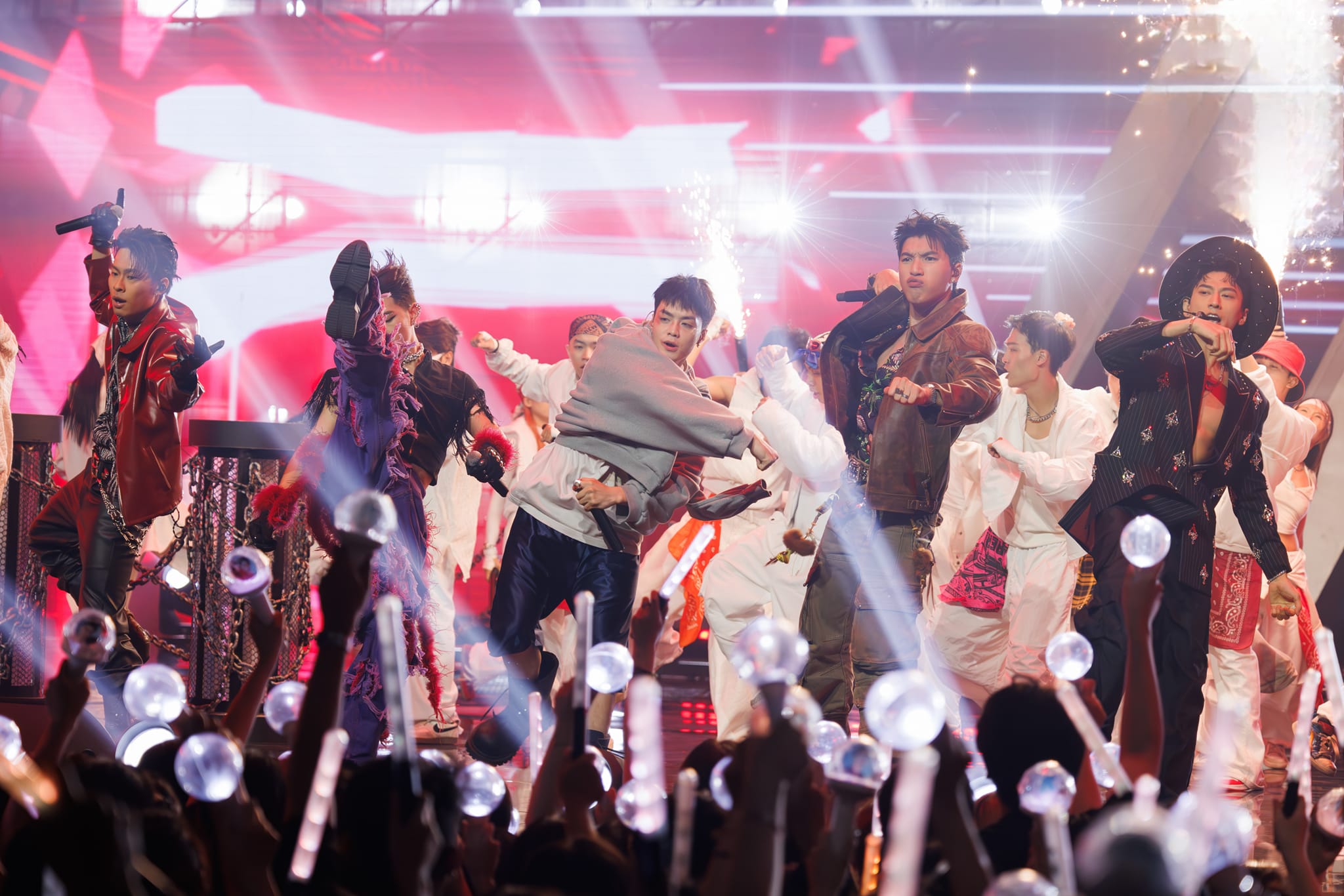 4850548321124331336160763106057023107636951n