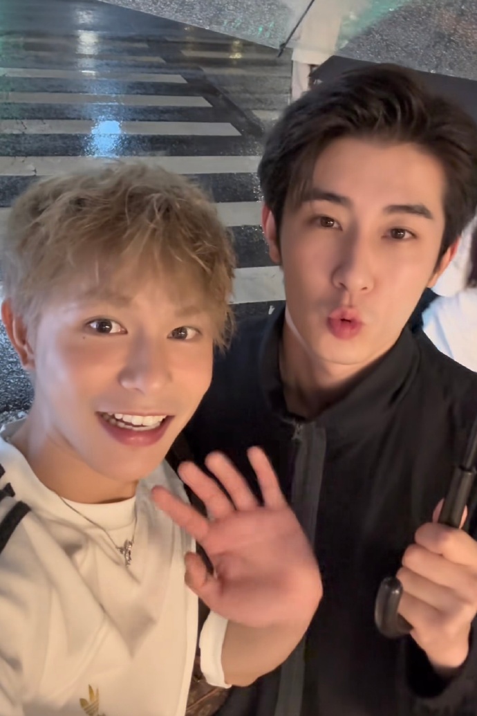 008g3ymxgy1i5l5buiwlnj30wr1d4jze