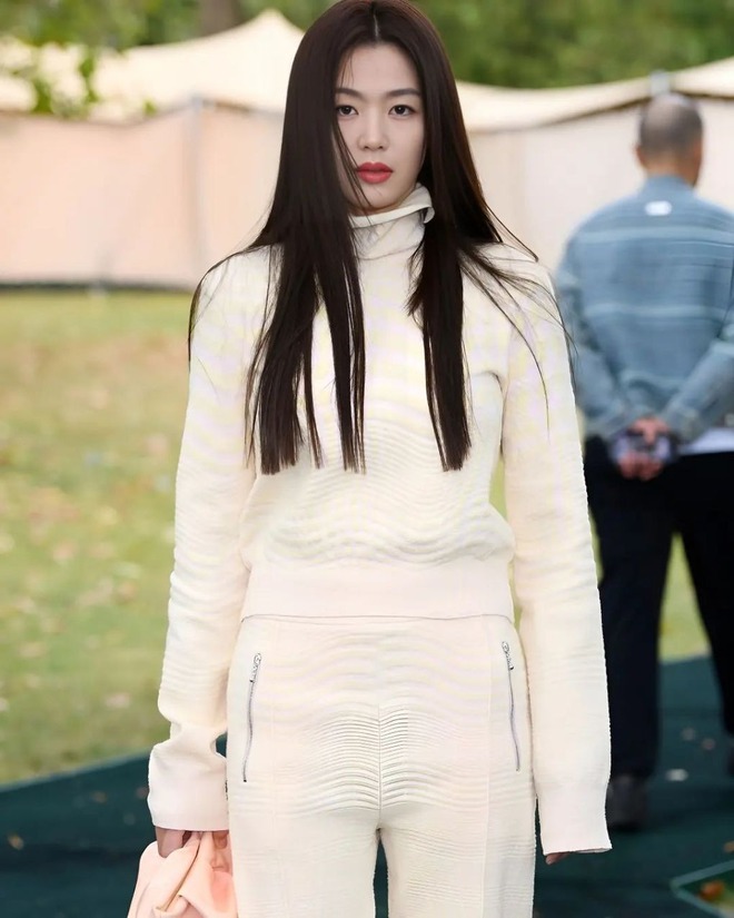 d1 16958762806211627047100 16958 1758965296567859962816