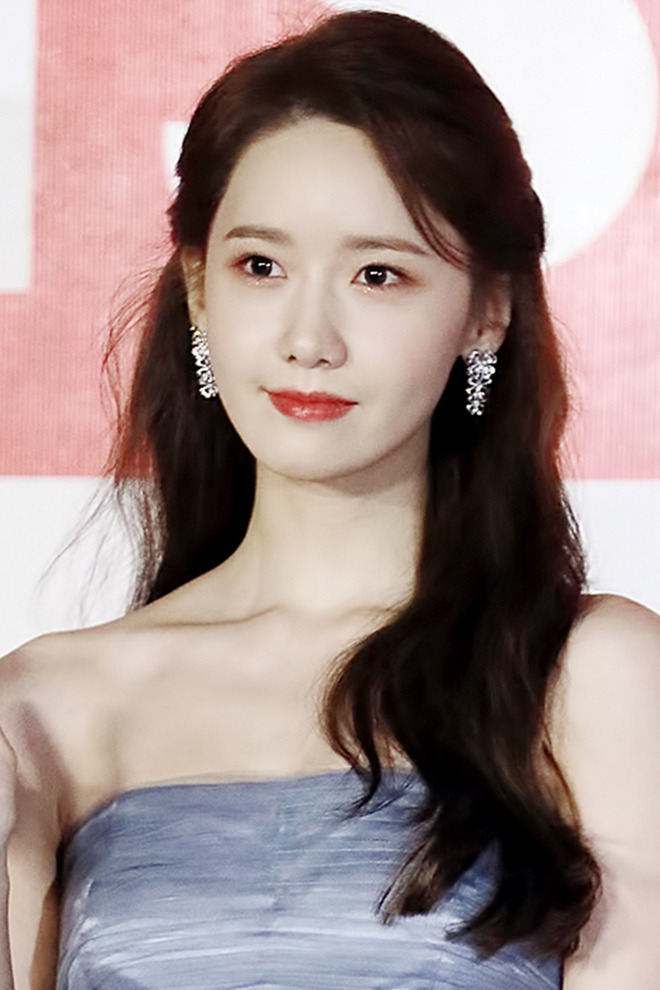 yoonaatasiaartistawardsonnovembe 1758964887920857087418