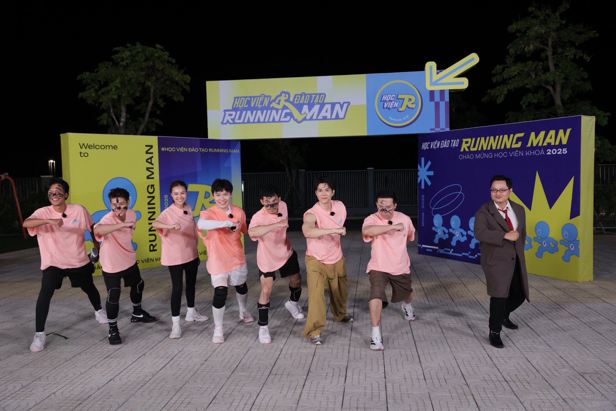 5611966841405384264285172789575651694949024n