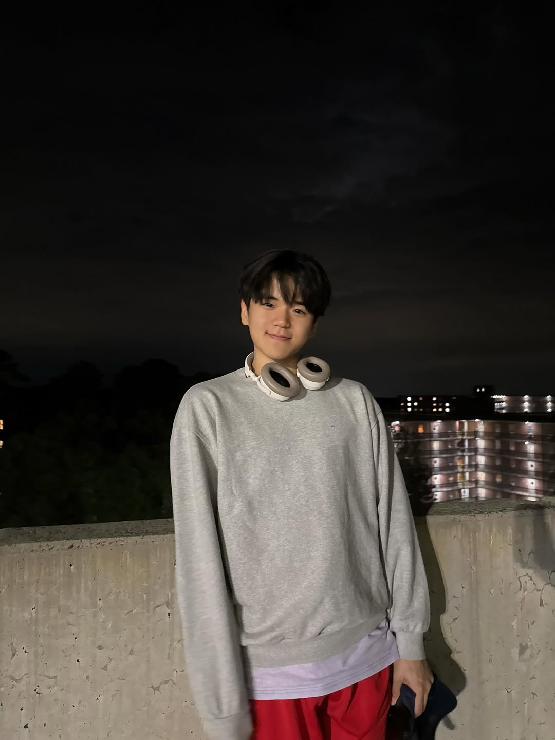 whoishoo24562481645178546446755503588922852745083450979n