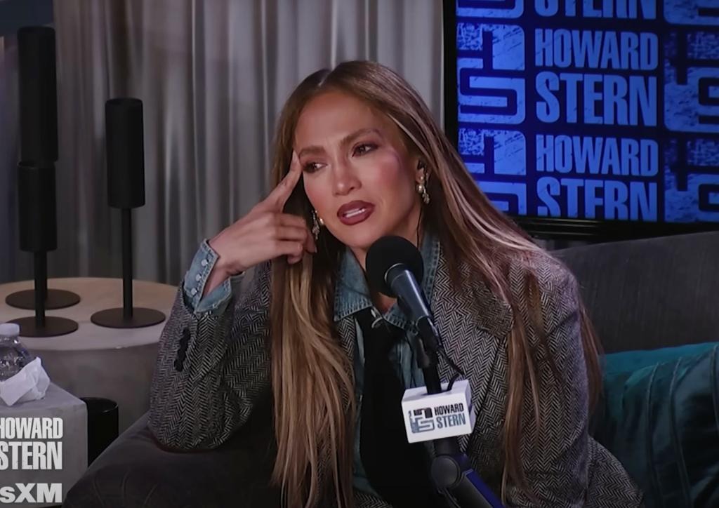 jennifer lopez takes swipe ben 1