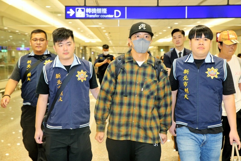 20251022d86d8d9d5d344d7ba8821c78