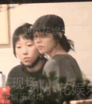 ezgif 35945bb43d0749