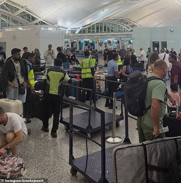 96768969 14556537 thepassengers