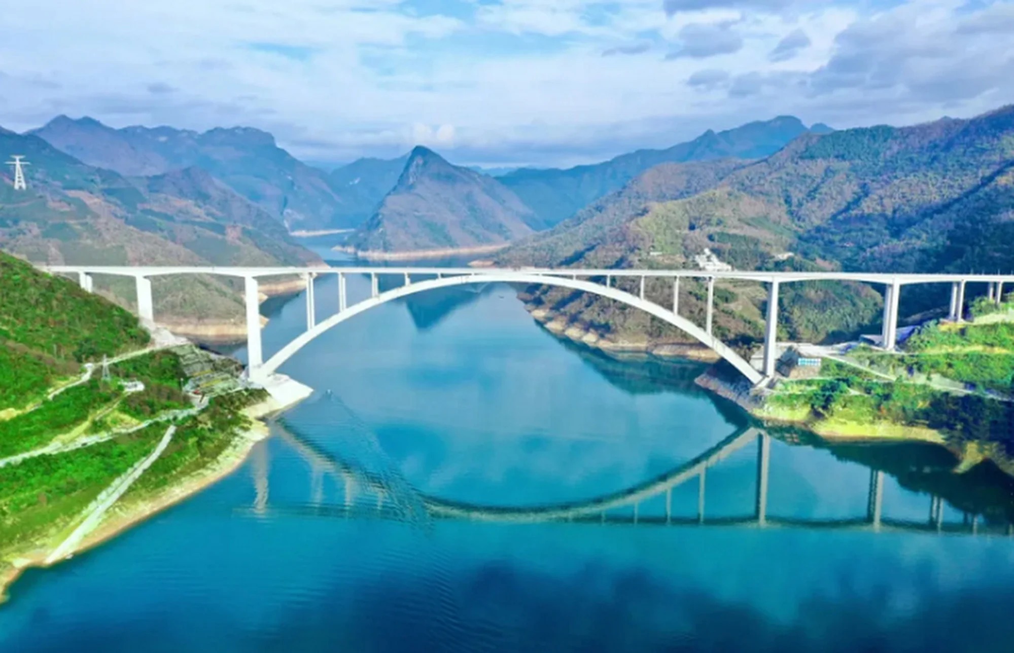 053ba7bf466c4415f73c6378ca4eecc3