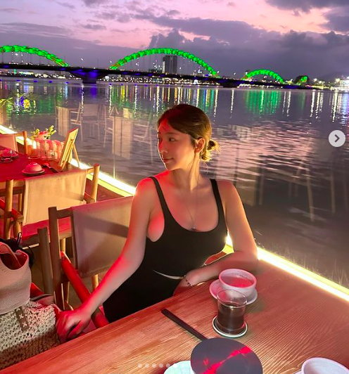Nữ streamer Hàn Quốc nổi tiếng "check in" Việt Nam - Ảnh 2. Nữ streamer Hàn Quốc nổi tiếng "check in" Việt Nam - Ảnh 2.