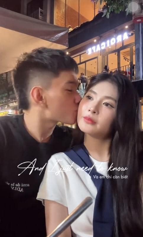 Quỳnh Alee livestream tình tứ với bạn trai - Ảnh 2. Quỳnh Alee livestream tình tứ với bạn trai - Ảnh 2.
