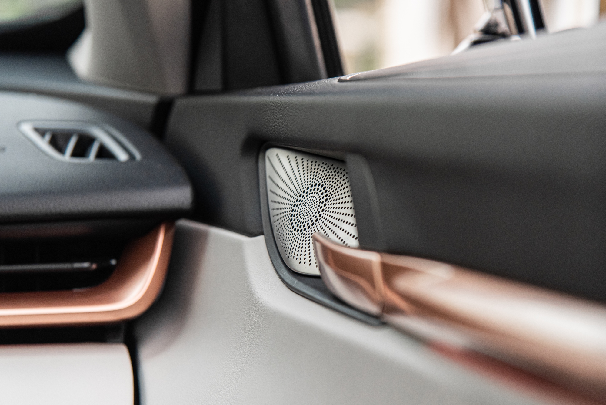 Đánh giá Haval H6 Hybrid: Chiếc xe 3 tốt nhưng cần thêm thời gian để thuyết phục người Việt - Ảnh 11. Đánh giá Haval H6 Hybrid: Chiếc xe 3 tốt nhưng cần thêm thời gian để thuyết phục người Việt - Ảnh 11.