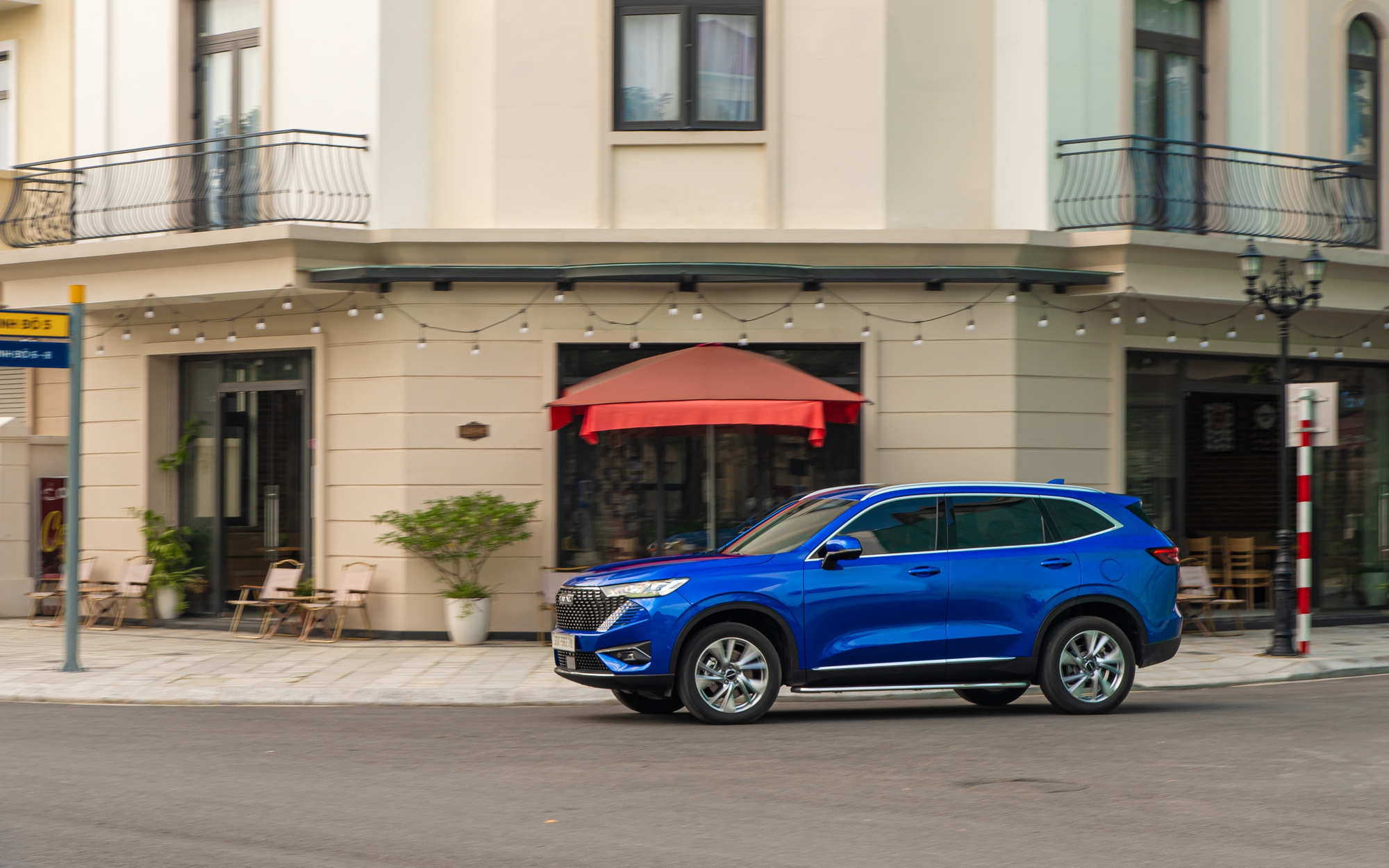 Đánh giá Haval H6 Hybrid: Chiếc xe 3 tốt nhưng cần thêm thời gian để thuyết phục người Việt - Ảnh 3. Đánh giá Haval H6 Hybrid: Chiếc xe 3 tốt nhưng cần thêm thời gian để thuyết phục người Việt - Ảnh 3.