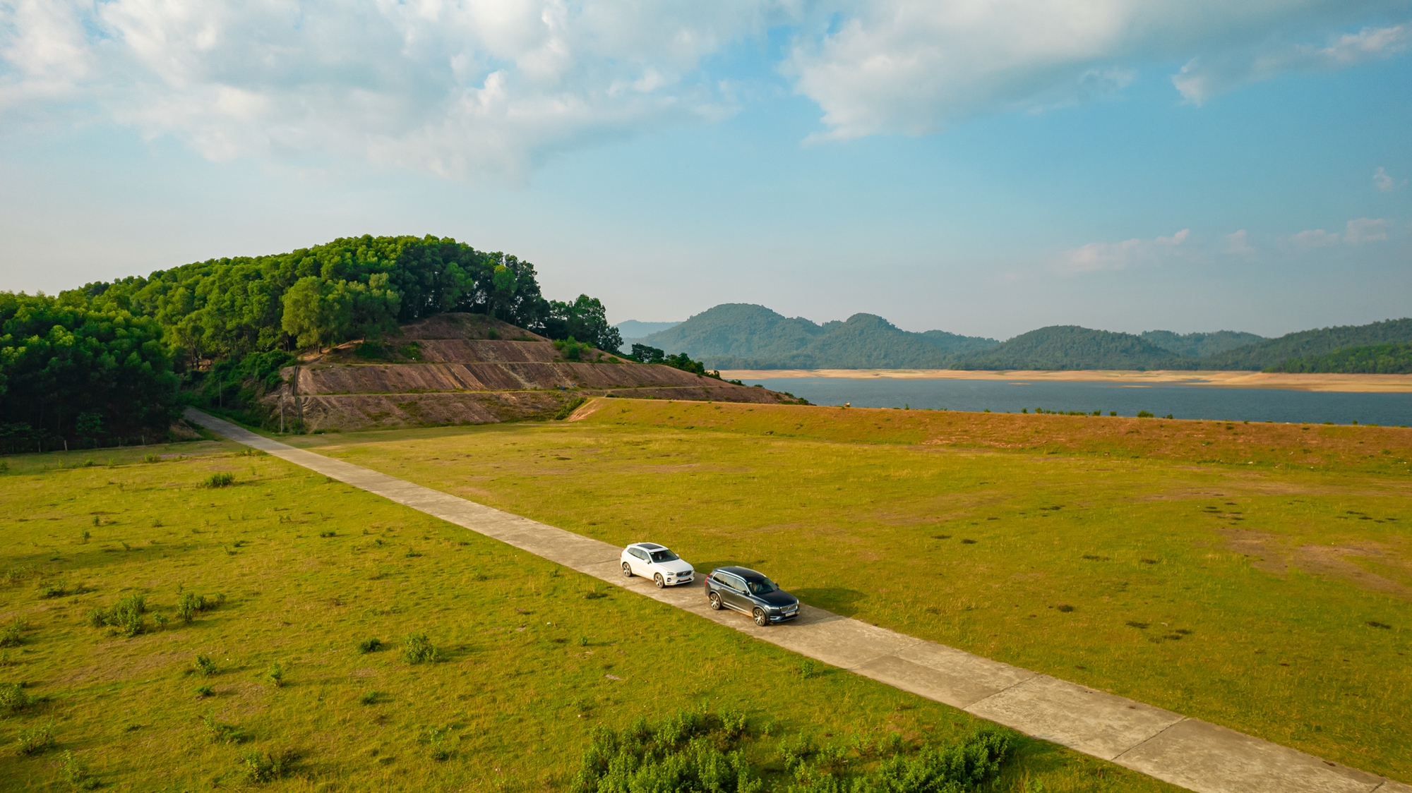 Volvo XC90 - Mẫu xe thấu hiểu nhu cầu của các gia đình - Ảnh 8. Volvo XC90 - Mẫu xe thấu hiểu nhu cầu của các gia đình - Ảnh 8.