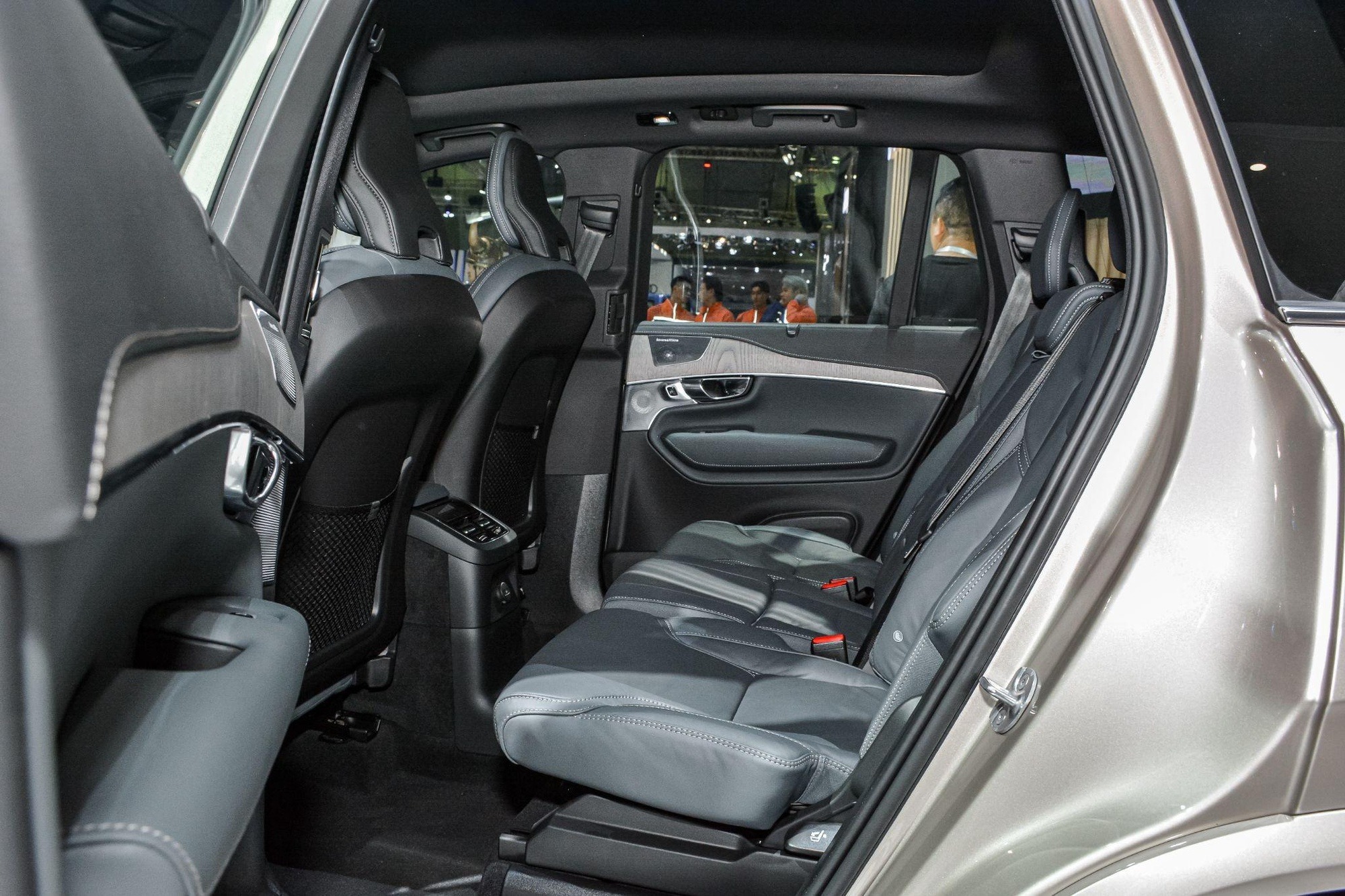 Volvo XC90 - Mẫu xe thấu hiểu nhu cầu của các gia đình - Ảnh 5. Volvo XC90 - Mẫu xe thấu hiểu nhu cầu của các gia đình - Ảnh 5.