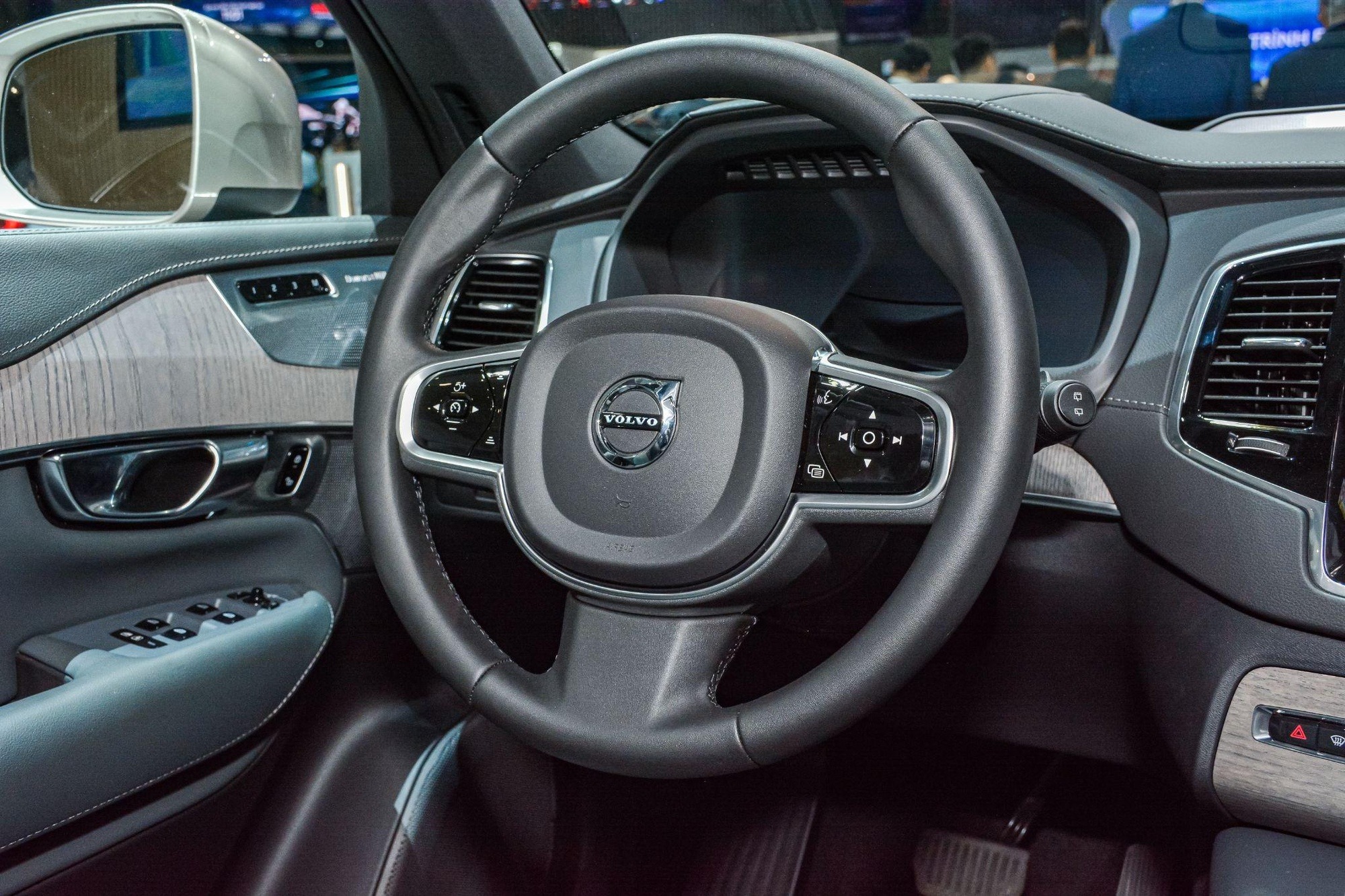 Volvo XC90 - Mẫu xe thấu hiểu nhu cầu của các gia đình - Ảnh 7. Volvo XC90 - Mẫu xe thấu hiểu nhu cầu của các gia đình - Ảnh 7.