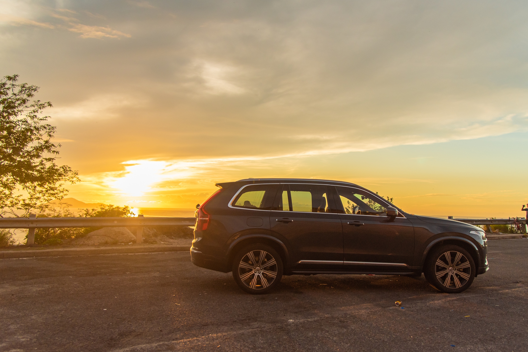 Volvo XC90 - Mẫu xe thấu hiểu nhu cầu của các gia đình - Ảnh 10. Volvo XC90 - Mẫu xe thấu hiểu nhu cầu của các gia đình - Ảnh 10.