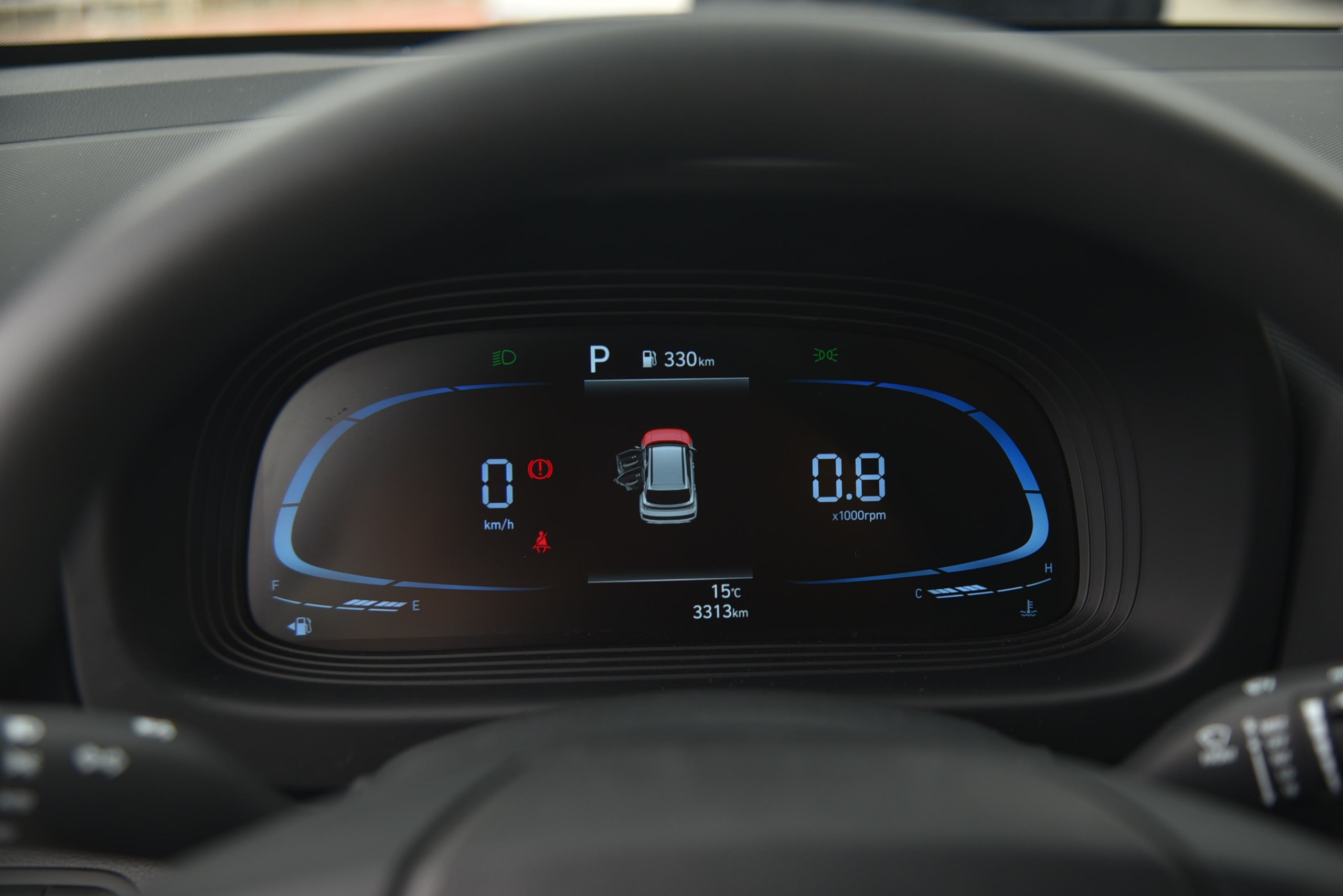 Ngồi thử Hyundai Venue phiên bản tiêu chuẩn: Rẻ hơn 40 triệu đồng, trang bị không khác biệt nhiều - Ảnh 10. Ngồi thử Hyundai Venue phiên bản tiêu chuẩn: Rẻ hơn 40 triệu đồng, trang bị không khác biệt nhiều - Ảnh 10.