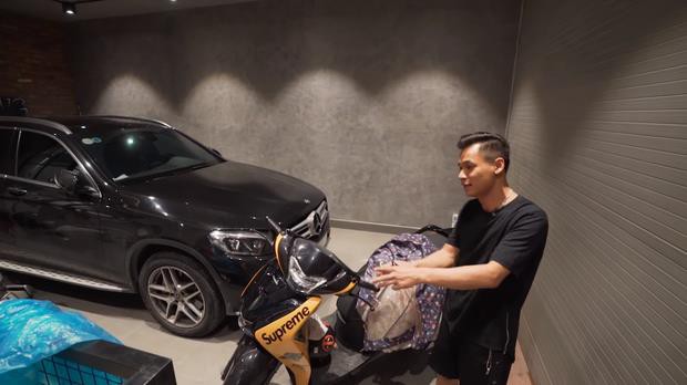 Bất chấp bị thoát vị đĩa đệm, Độ Mixi vẫn tậu Kawasaki Z1000 giá trên 400 triệu, quyết quay lại với đam mê thời trẻ - Ảnh 8. Bất chấp bị thoát vị đĩa đệm, Độ Mixi vẫn tậu Kawasaki Z1000 giá trên 400 triệu, quyết quay lại với đam mê thời trẻ - Ảnh 8.