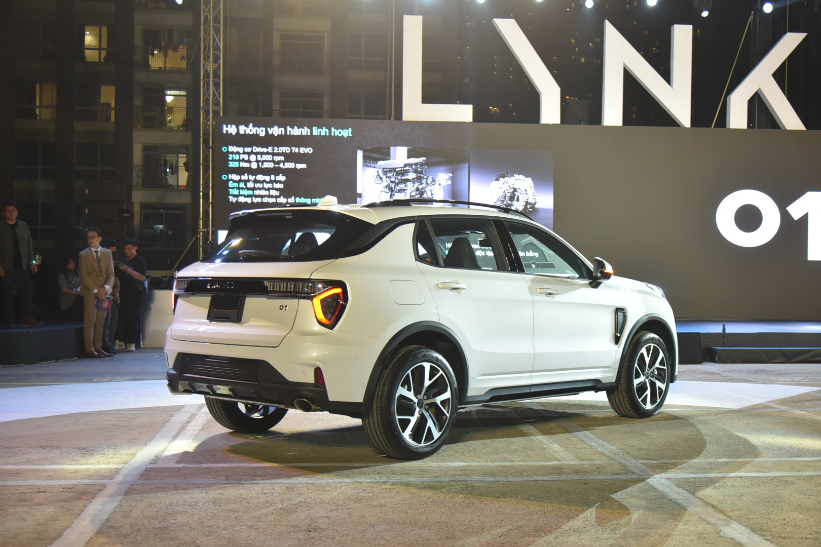 Lynk & Co 01 chốt giá từ 999 triệu đồng: Trên hạng CX-5 và Tucson, 20 tính năng an toàn, có cơ hội bứt phá doanh số - Ảnh 2.