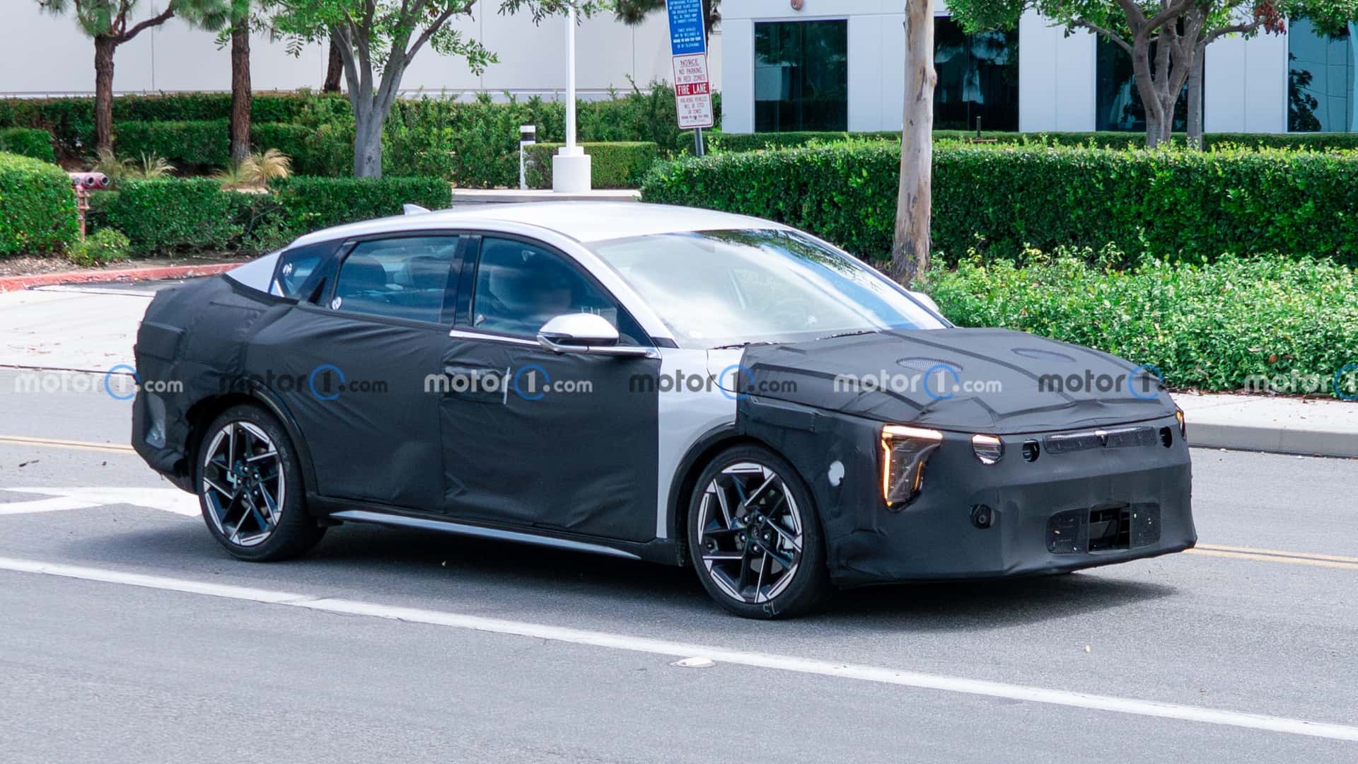 Loạt xe Hàn có thể về Việt Nam trong năm nay: Đều là bom tấn, Santa Fe, Accent và Carnival dễ tạo cơn sốt - Ảnh 5. Loạt xe Hàn có thể về Việt Nam trong năm nay: Đều là bom tấn, Santa Fe, Accent và Carnival dễ tạo cơn sốt - Ảnh 5.