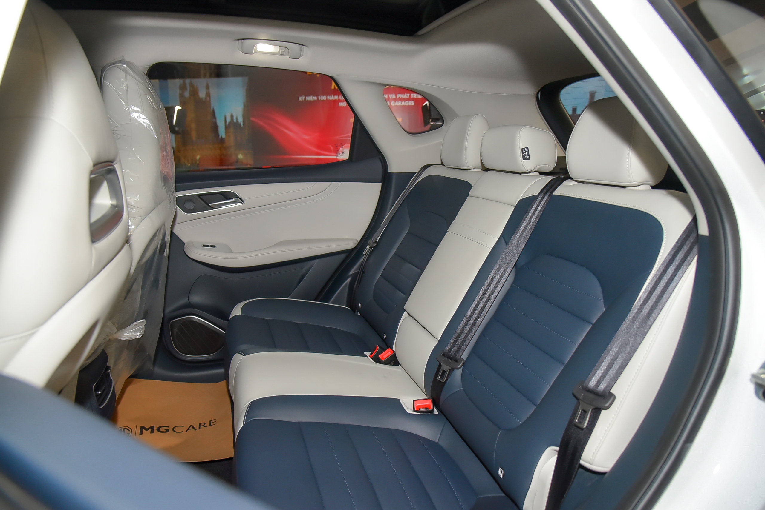 Ảnh thực tế MG HS 2024 bản tiêu chuẩn vừa ra mắt: Rẻ hơn 50 triệu đồng và đây là những thứ phải đánh đổi - Ảnh 8. Ảnh thực tế MG HS 2024 bản tiêu chuẩn vừa ra mắt: Rẻ hơn 50 triệu đồng và đây là những thứ phải đánh đổi - Ảnh 8.