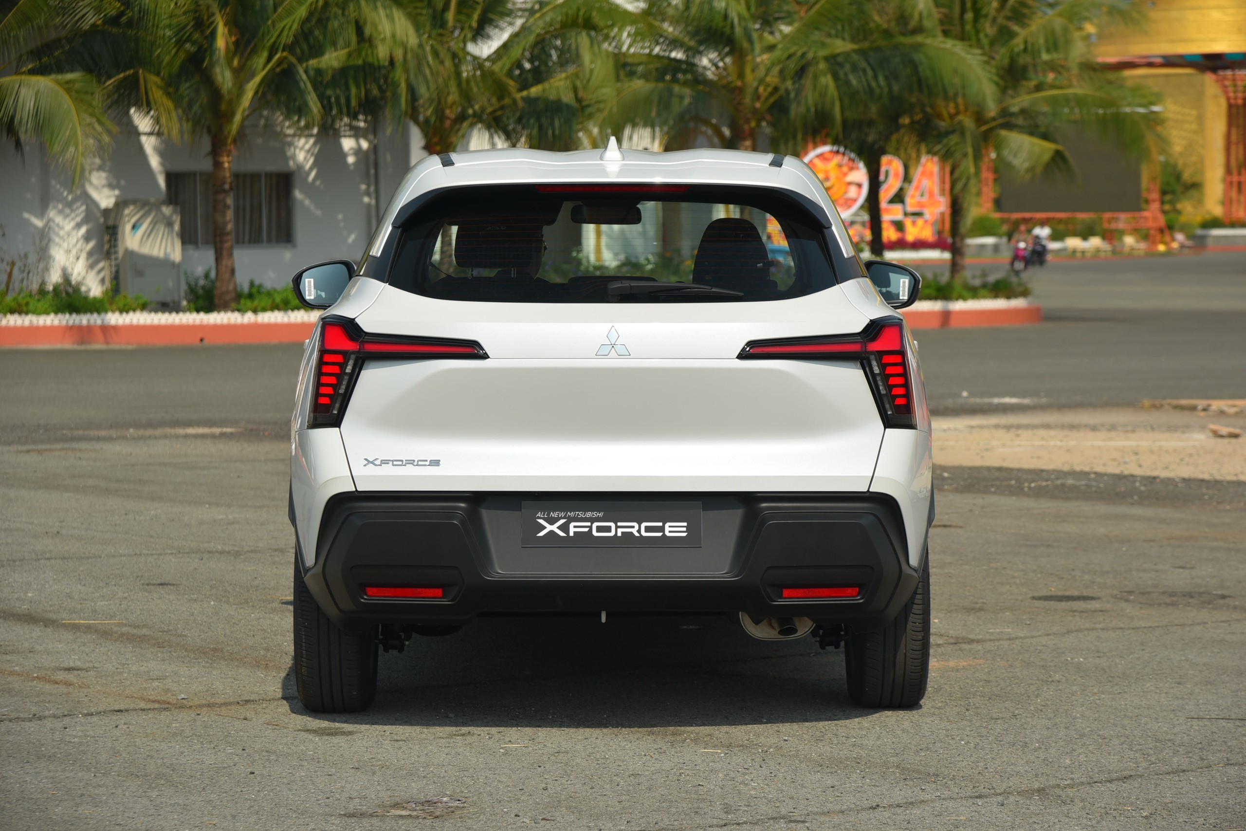 Cận cảnh Mitsubishi Xforce bản rẻ nhất: Giá 620 triệu, ngoại hình gần giống hệt bản cao cấp, đe doạ Seltos, Creta - Ảnh 6. Cận cảnh Mitsubishi Xforce bản rẻ nhất: Giá 620 triệu, ngoại hình gần giống hệt bản cao cấp, đe doạ Seltos, Creta - Ảnh 6.