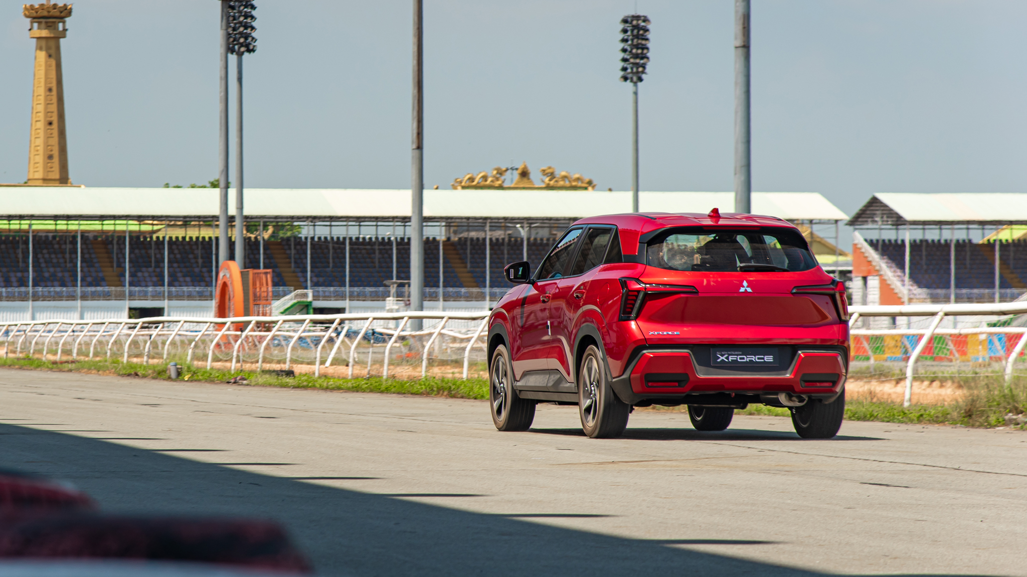 Tôi lái thử Mitsubishi Xforce qua 6 bài test: ‘Vừa miếng’ với cả người mua xe lần đầu - Ảnh 9.