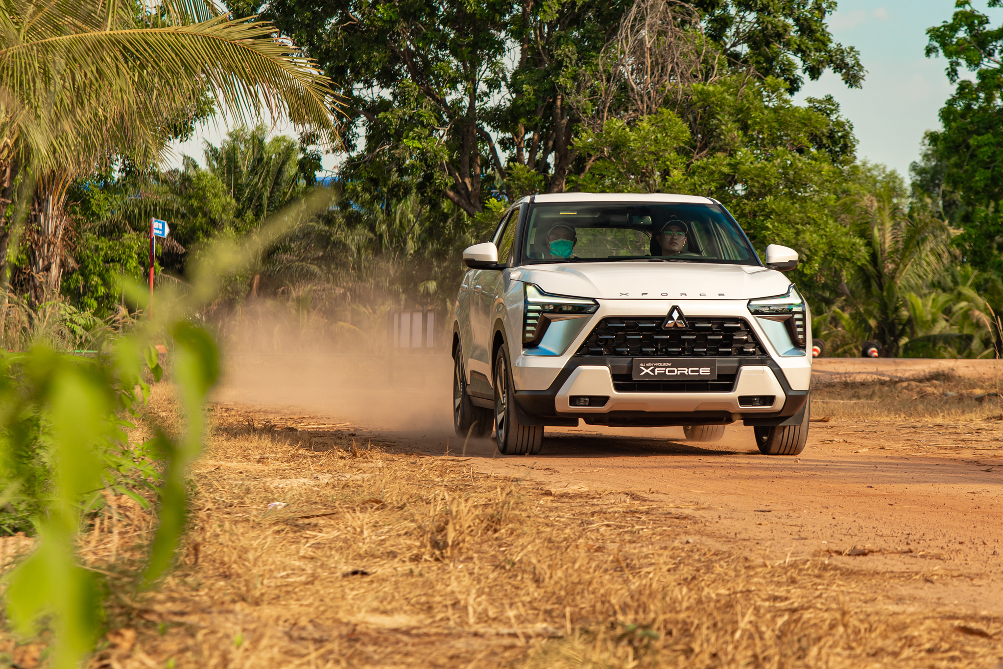 Tôi lái thử Mitsubishi Xforce qua 6 bài test: ‘Vừa miếng’ với cả người mua xe lần đầu - Ảnh 13. Tôi lái thử Mitsubishi Xforce qua 6 bài test: ‘Vừa miếng’ với cả người mua xe lần đầu - Ảnh 13.