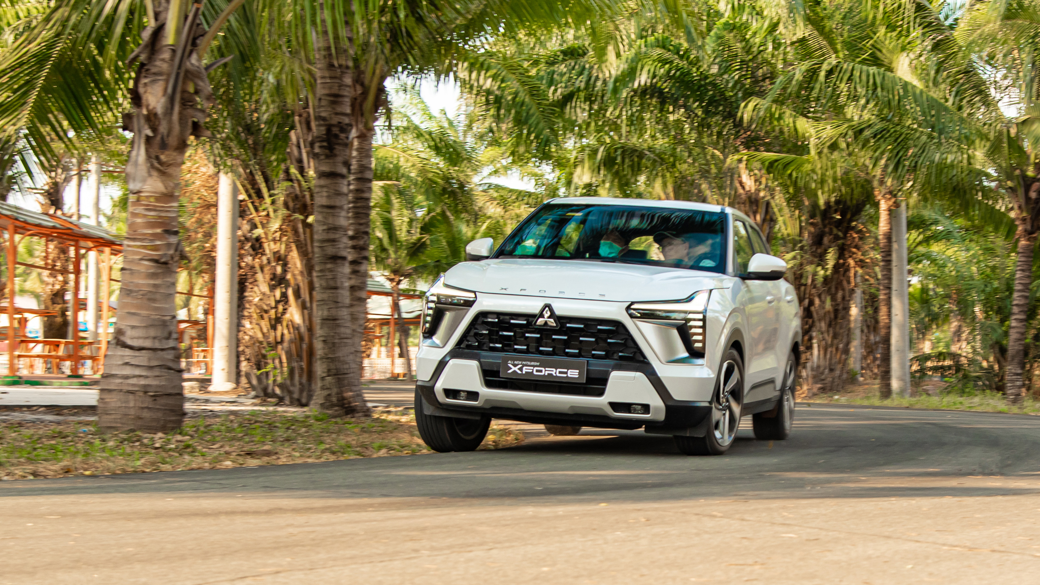 Tôi lái thử Mitsubishi Xforce qua 6 bài test: ‘Vừa miếng’ với cả người mua xe lần đầu - Ảnh 17. Tôi lái thử Mitsubishi Xforce qua 6 bài test: ‘Vừa miếng’ với cả người mua xe lần đầu - Ảnh 17.