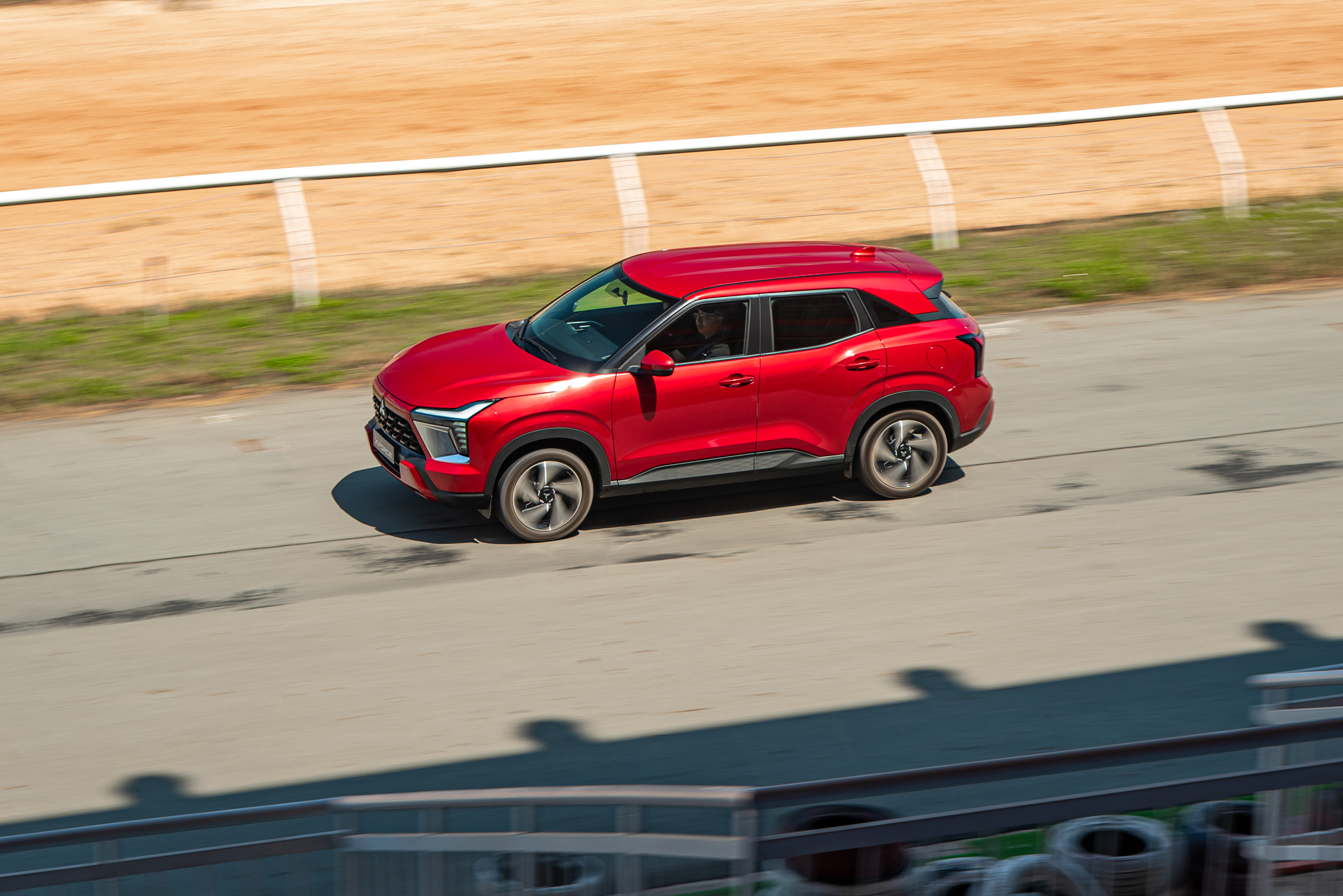 Tôi lái thử Mitsubishi Xforce qua 6 bài test: ‘Vừa miếng’ với cả người mua xe lần đầu - Ảnh 10. Tôi lái thử Mitsubishi Xforce qua 6 bài test: ‘Vừa miếng’ với cả người mua xe lần đầu - Ảnh 10.