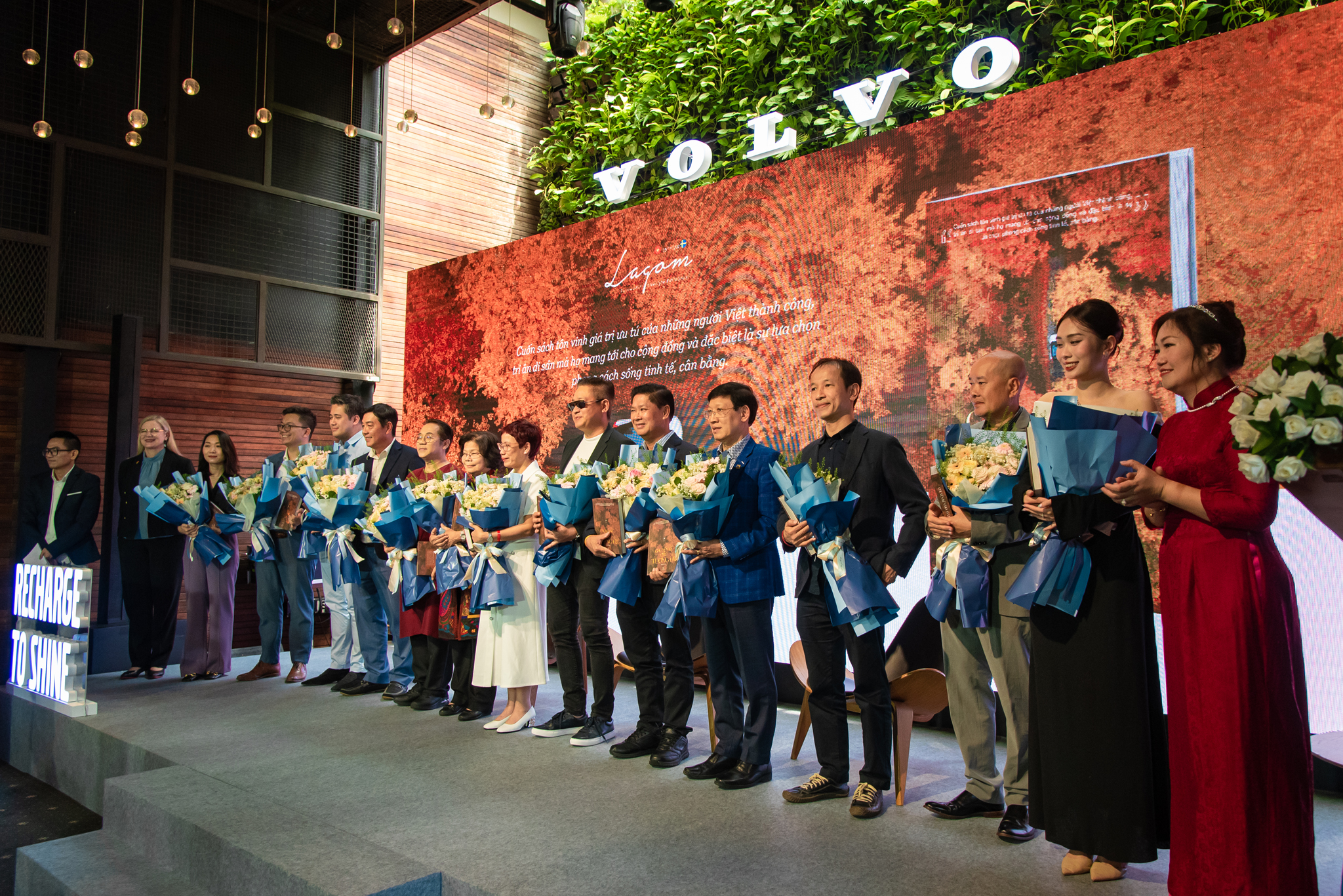 Tôi dừng lại, đi triển lãm đầu tiên của Volvo tại Việt Nam: Vừa đủ của người thành công hóa ra là vậy - Ảnh 7. Tôi dừng lại, đi triển lãm đầu tiên của Volvo tại Việt Nam: Vừa đủ của người thành công hóa ra là vậy - Ảnh 7.