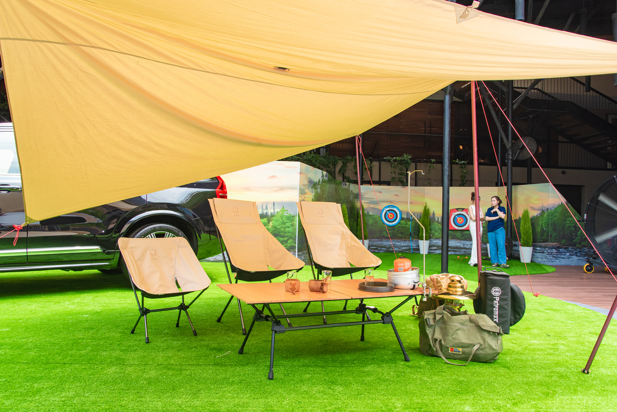 Tôi dừng lại, đi triển lãm đầu tiên của Volvo tại Việt Nam: Vừa đủ của người thành công hóa ra là vậy - Ảnh 10. Tôi dừng lại, đi triển lãm đầu tiên của Volvo tại Việt Nam: Vừa đủ của người thành công hóa ra là vậy - Ảnh 10.