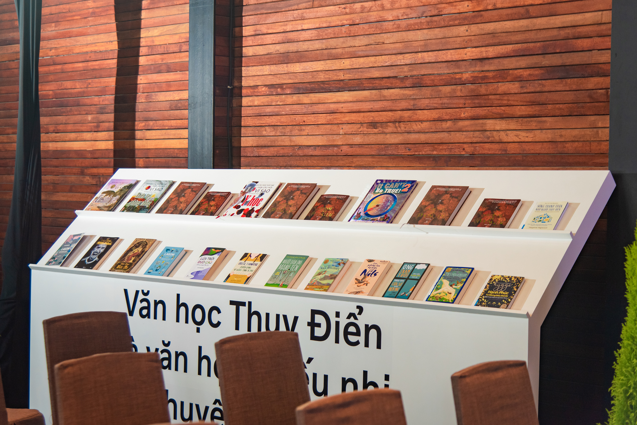 Tôi dừng lại, đi triển lãm đầu tiên của Volvo tại Việt Nam: Vừa đủ của người thành công hóa ra là vậy - Ảnh 8. Tôi dừng lại, đi triển lãm đầu tiên của Volvo tại Việt Nam: Vừa đủ của người thành công hóa ra là vậy - Ảnh 8.