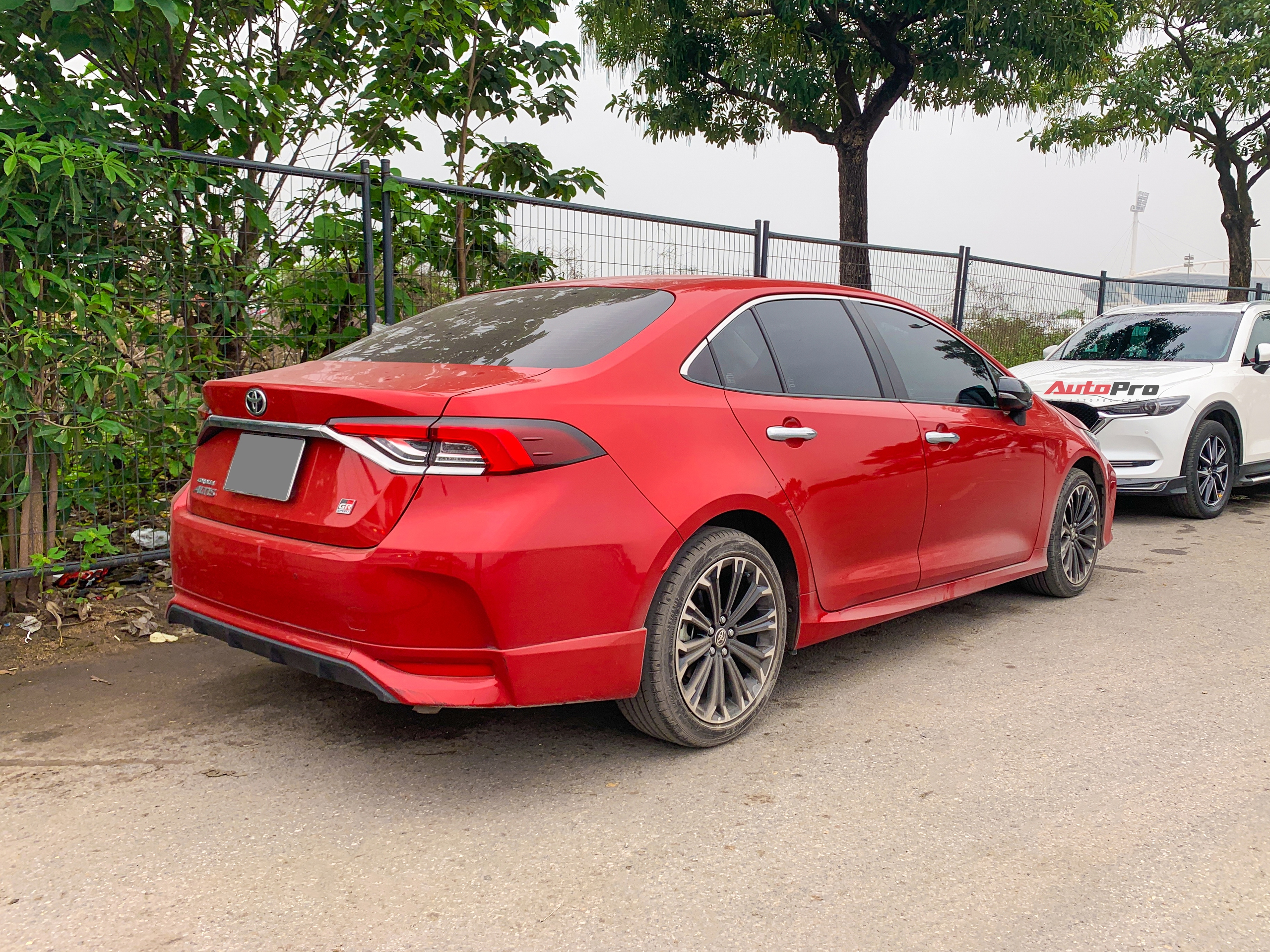 Bắt gặp Toyota Corolla Altis GR Sport đầu tiên tại Việt Nam: Thiết kế thể thao, cạnh tranh Elantra N Line - Ảnh 4.