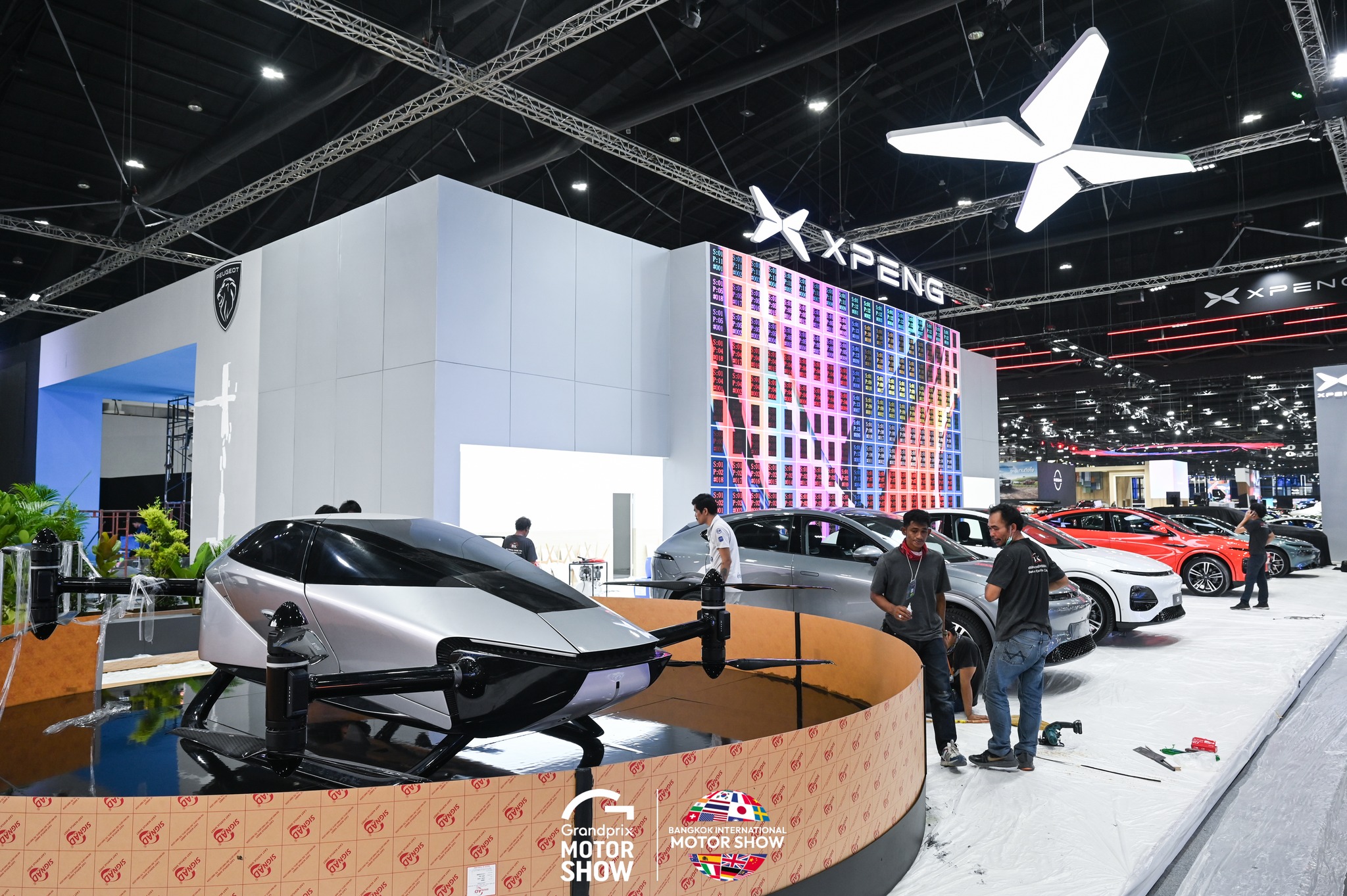 Quầy bar VinFast, xe Nissan ‘mổ’ tung khung gầm, siêu xe khủng và nhiều hàng ‘hot’ sắp về Việt Nam lộ diện tại BIMS 2024 - Ảnh 11. Quầy bar VinFast, xe Nissan ‘mổ’ tung khung gầm, siêu xe khủng và nhiều hàng ‘hot’ sắp về Việt Nam lộ diện tại BIMS 2024 - Ảnh 11.