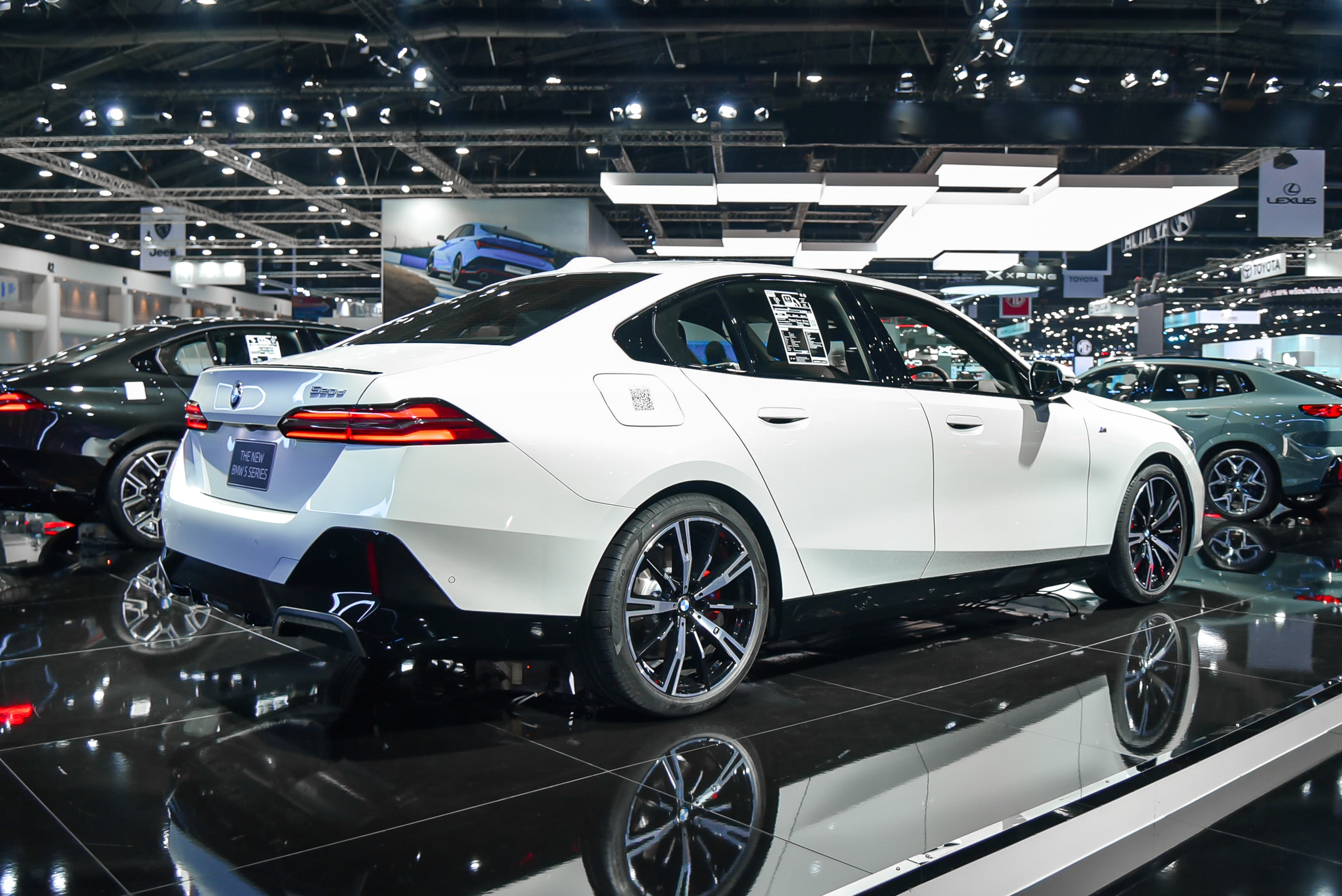 Chi tiết BMW 5-Series thế hệ mới tại BIMS 2024: Giá từ 2,4 tỷ đồng, dự kiến về Việt Nam cuối năm nay - Ảnh 11.