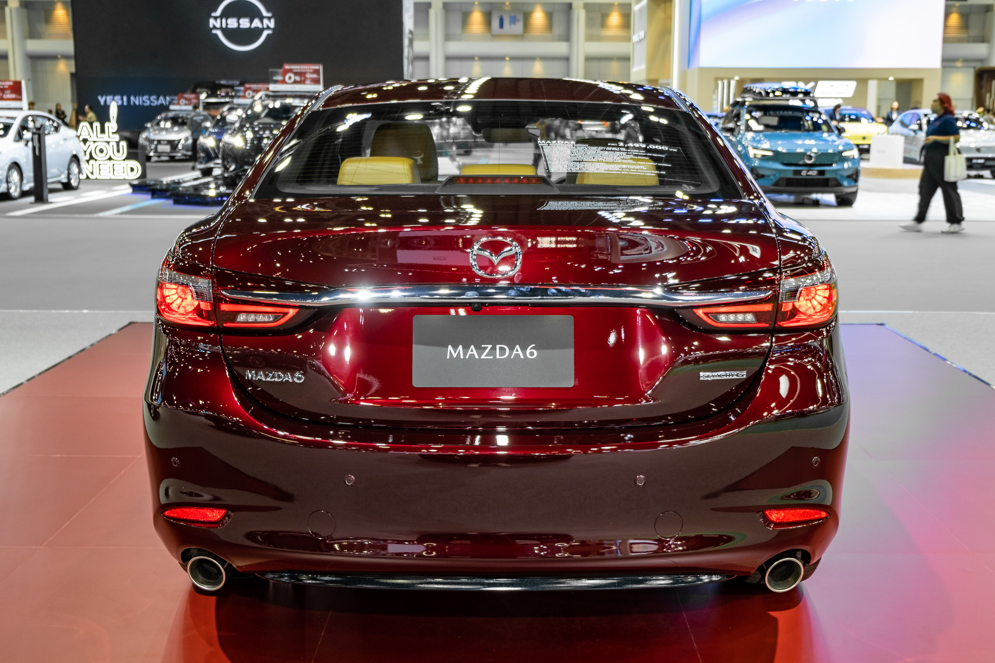 Chi tiết Mazda6 phiên bản kỷ niệm 20 năm: Đắt ngang Mercedes C-Class, nhiều chi tiết được thửa riêng - Ảnh 10. Chi tiết Mazda6 phiên bản kỷ niệm 20 năm: Đắt ngang Mercedes C-Class, nhiều chi tiết được thửa riêng - Ảnh 10.
