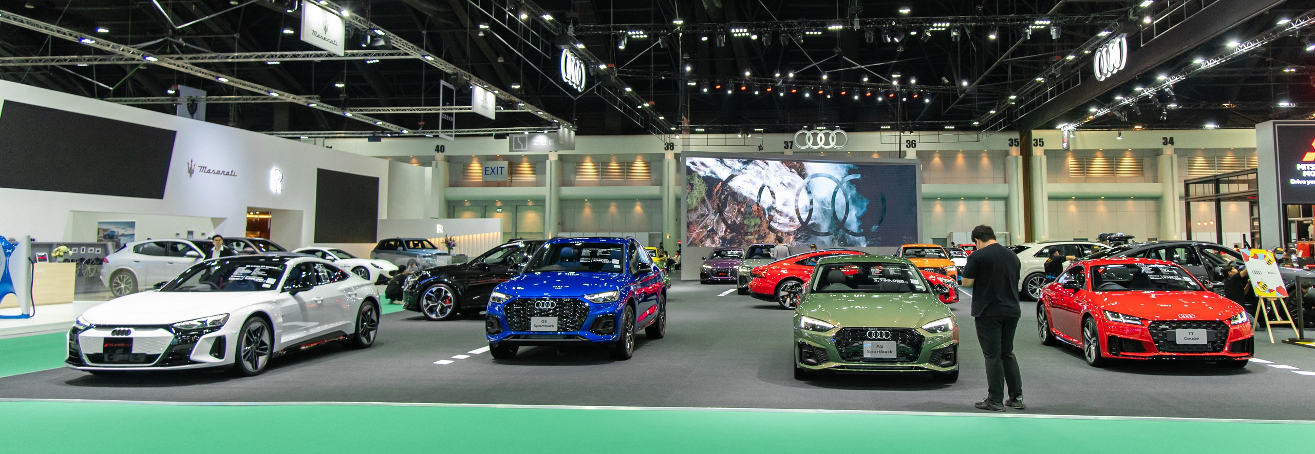 Khám phá gian hàng Audi tại BIMS 2024: Trưng bày dàn xe hùng hậu, dải sản phẩm RS là tâm điểm - Ảnh 3. Khám phá gian hàng Audi tại BIMS 2024: Trưng bày dàn xe hùng hậu, dải sản phẩm RS là tâm điểm - Ảnh 3.