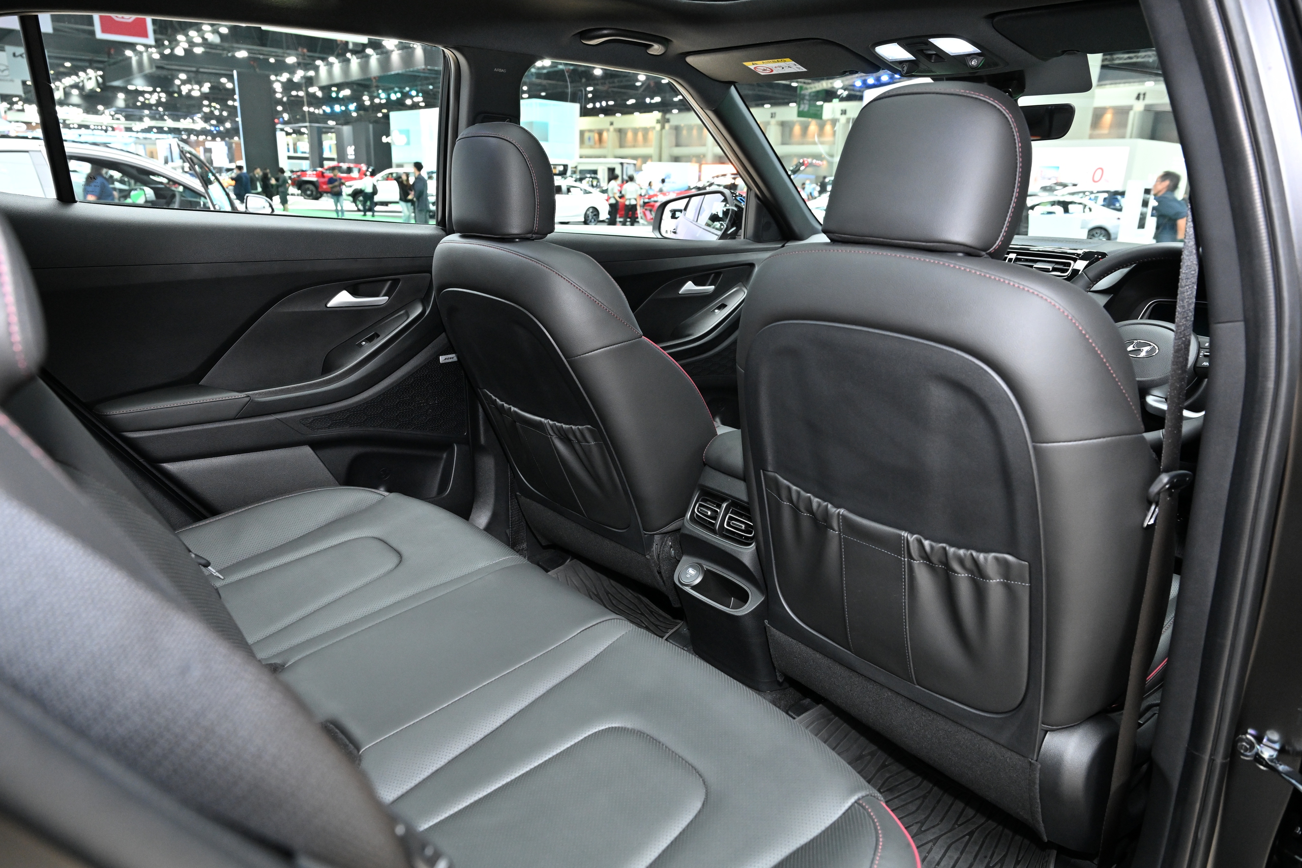 'Trên tay' Hyundai Creta Alpha tại triển lãm BIMS 2024: Giá quy đổi 654 triệu, dễ thành hàng hot nếu về Việt Nam - Ảnh 9. 'Trên tay' Hyundai Creta Alpha tại triển lãm BIMS 2024: Giá quy đổi 654 triệu, dễ thành hàng hot nếu về Việt Nam - Ảnh 9.