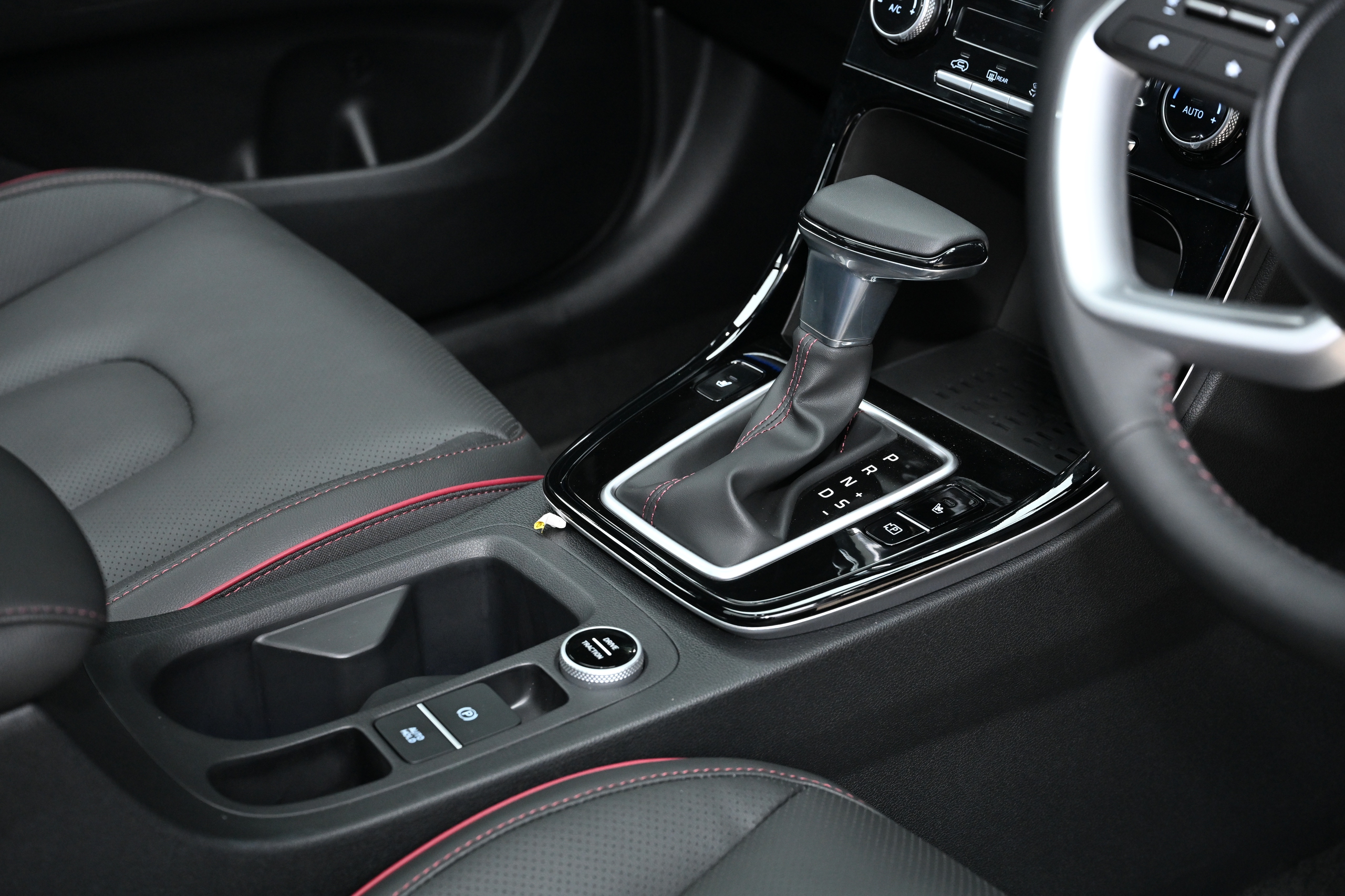 'Trên tay' Hyundai Creta Alpha tại triển lãm BIMS 2024: Giá quy đổi 654 triệu, dễ thành hàng hot nếu về Việt Nam - Ảnh 11. 'Trên tay' Hyundai Creta Alpha tại triển lãm BIMS 2024: Giá quy đổi 654 triệu, dễ thành hàng hot nếu về Việt Nam - Ảnh 11.