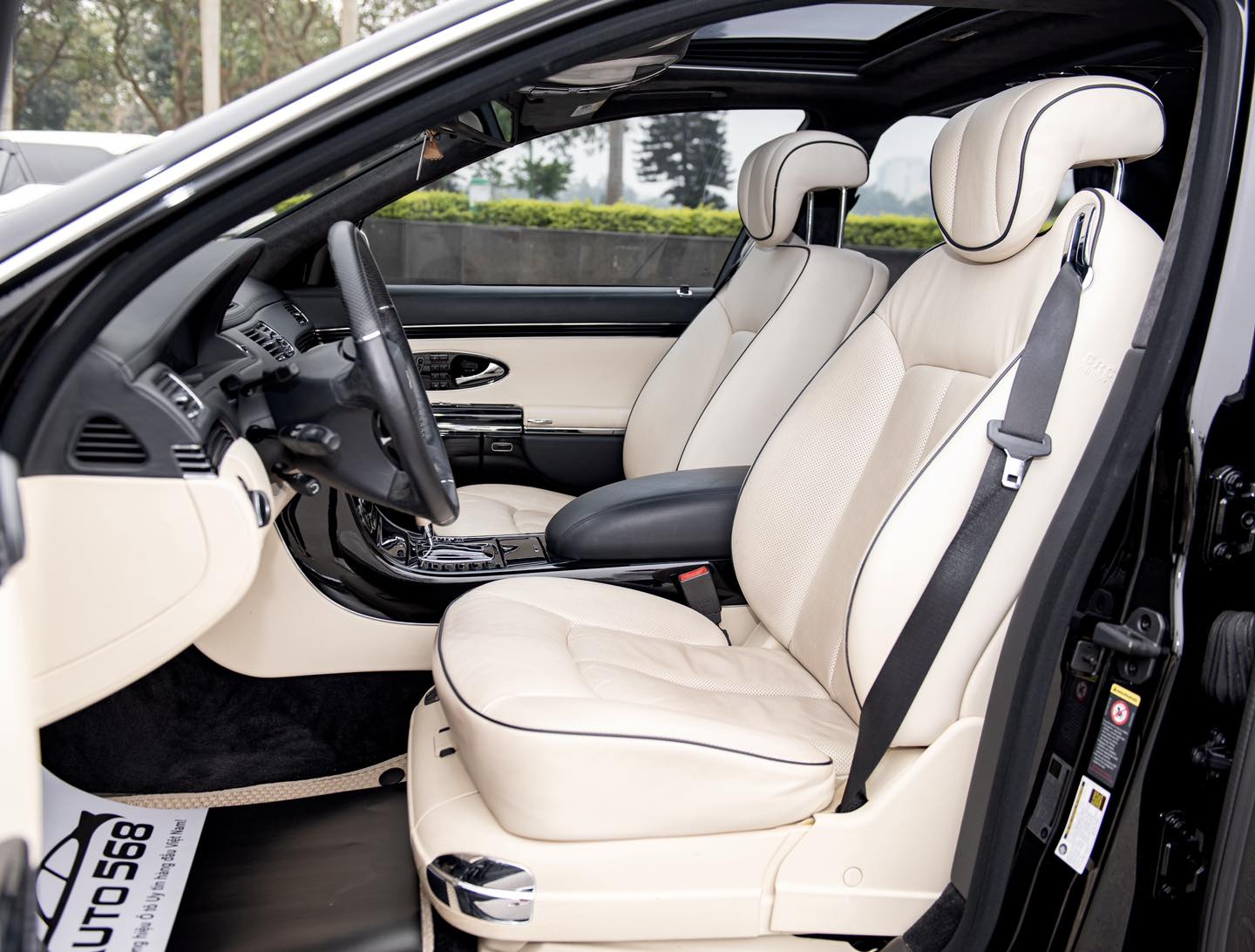 Nhiều người thích chiếc Maybach này hơn cả đời mới: Hàng hiếm 9 tỷ đồng ví như Rolls-Royce- Ảnh 6. Nhiều người thích chiếc Maybach này hơn cả đời mới: Hàng hiếm 9 tỷ đồng ví như Rolls-Royce- Ảnh 6.