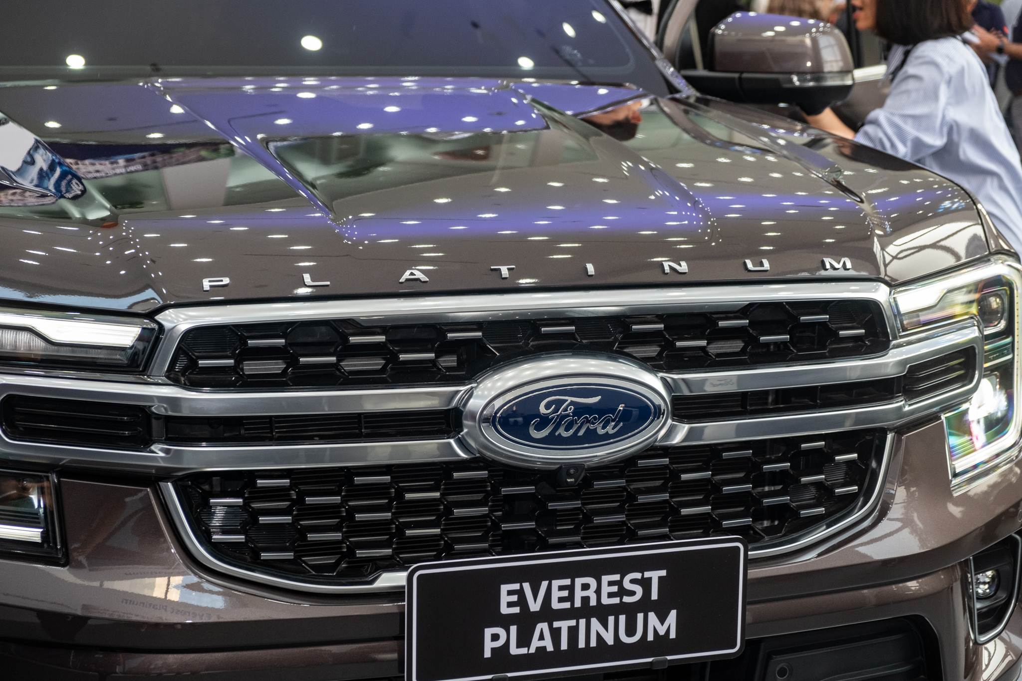 Cận cảnh Ford Everest Platinum vừa ra mắt Việt Nam: Vượt trội về công nghệ, động cơ gây tiếc nuối - Ảnh 3. Cận cảnh Ford Everest Platinum vừa ra mắt Việt Nam: Vượt trội về công nghệ, động cơ gây tiếc nuối - Ảnh 3.