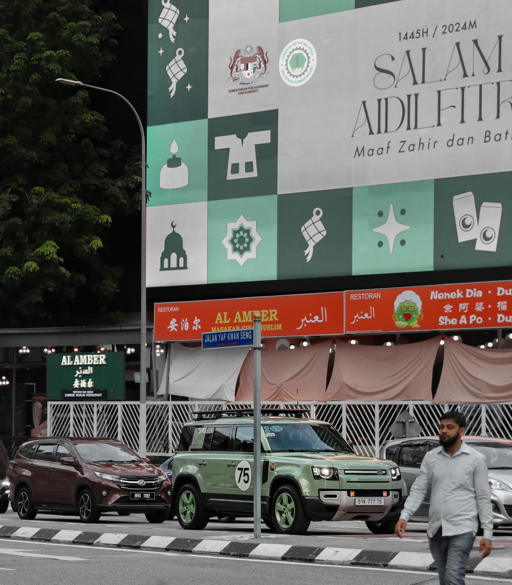 Sau chuyến phượt Trung Quốc, tay chơi Việt đem Land Rover Defender 7 tỷ xuyên Đông Nam Á, chạy qua cả nước tay lái nghịch- Ảnh 4. Sau chuyến phượt Trung Quốc, tay chơi Việt đem Land Rover Defender 7 tỷ xuyên Đông Nam Á, chạy qua cả nước tay lái nghịch- Ảnh 4.