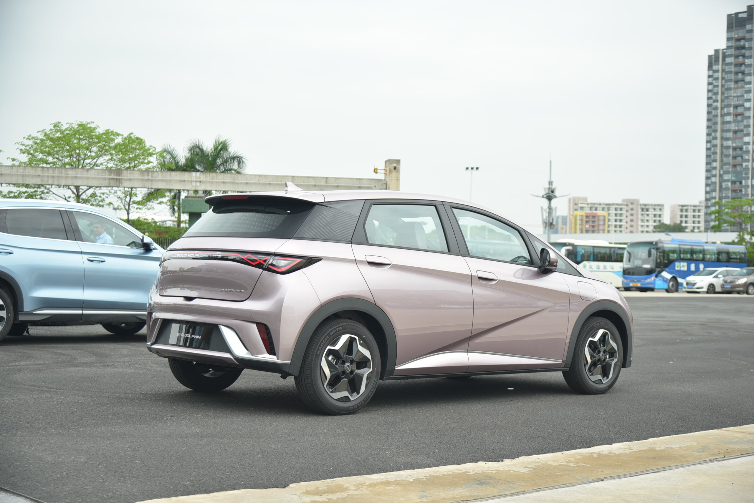Sang tận nhà máy bên Trung Quốc để soi BYD Dolphin sắp về Việt Nam: Nhiều đồ chơi vượt tầm phân khúc - Ảnh 4.