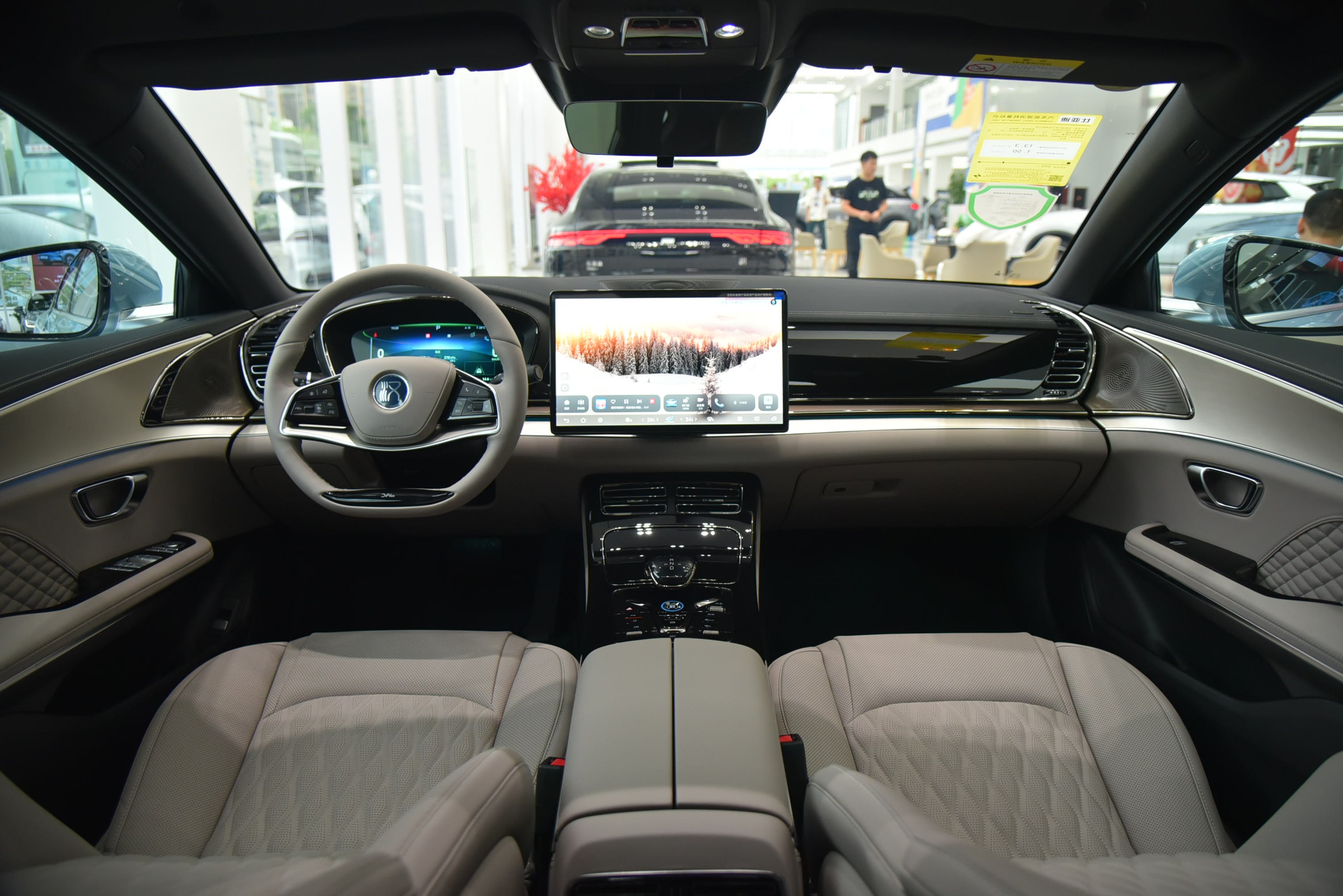 Soi cận cảnh BYD Han EV sắp về Việt Nam: Chạy từ Hà Nội đến Quảng Trị trong 1 lần sạc - Ảnh 6.