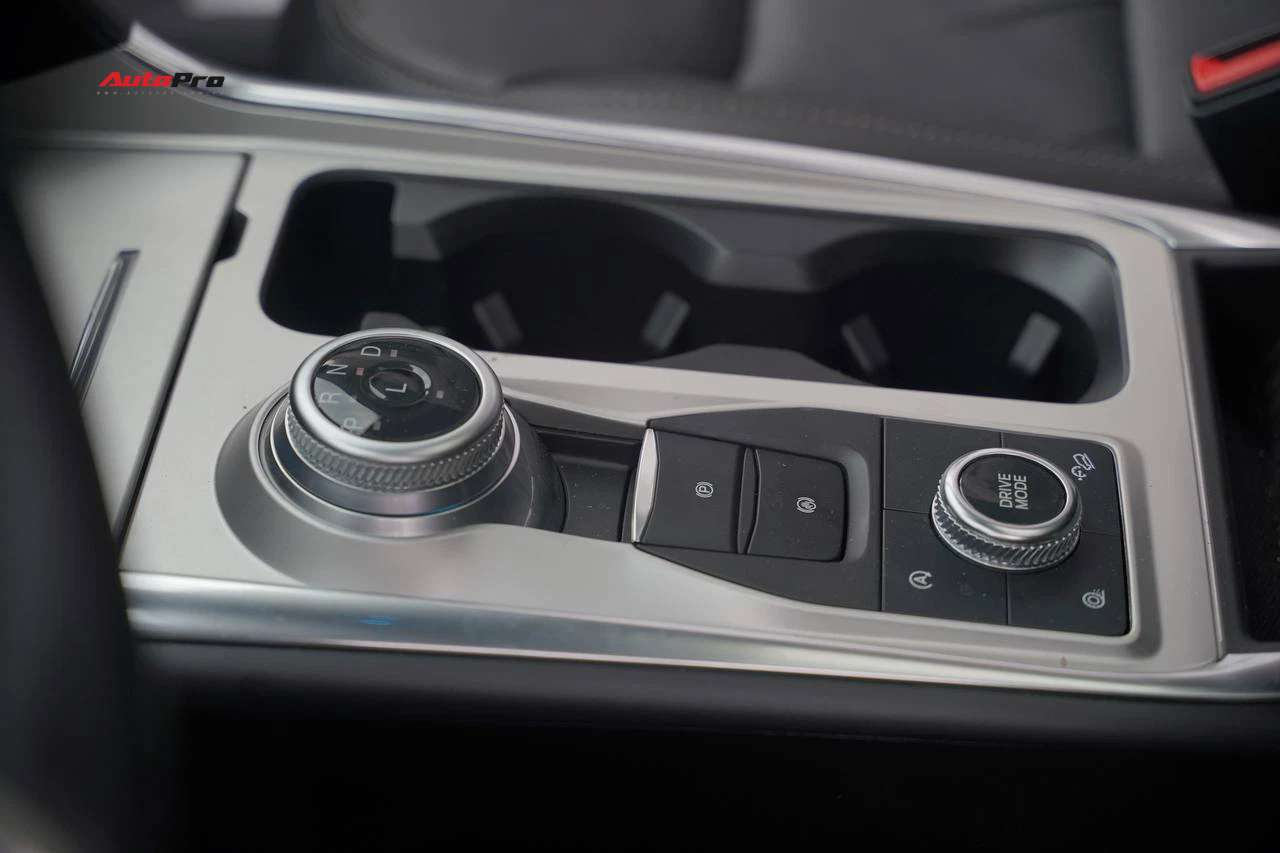 Đắt hơn 140 triệu đồng, mua Volkswagen Teramont bản giới hạn hay Ford Explorer nhiều trang bị an toàn- Ảnh 10.