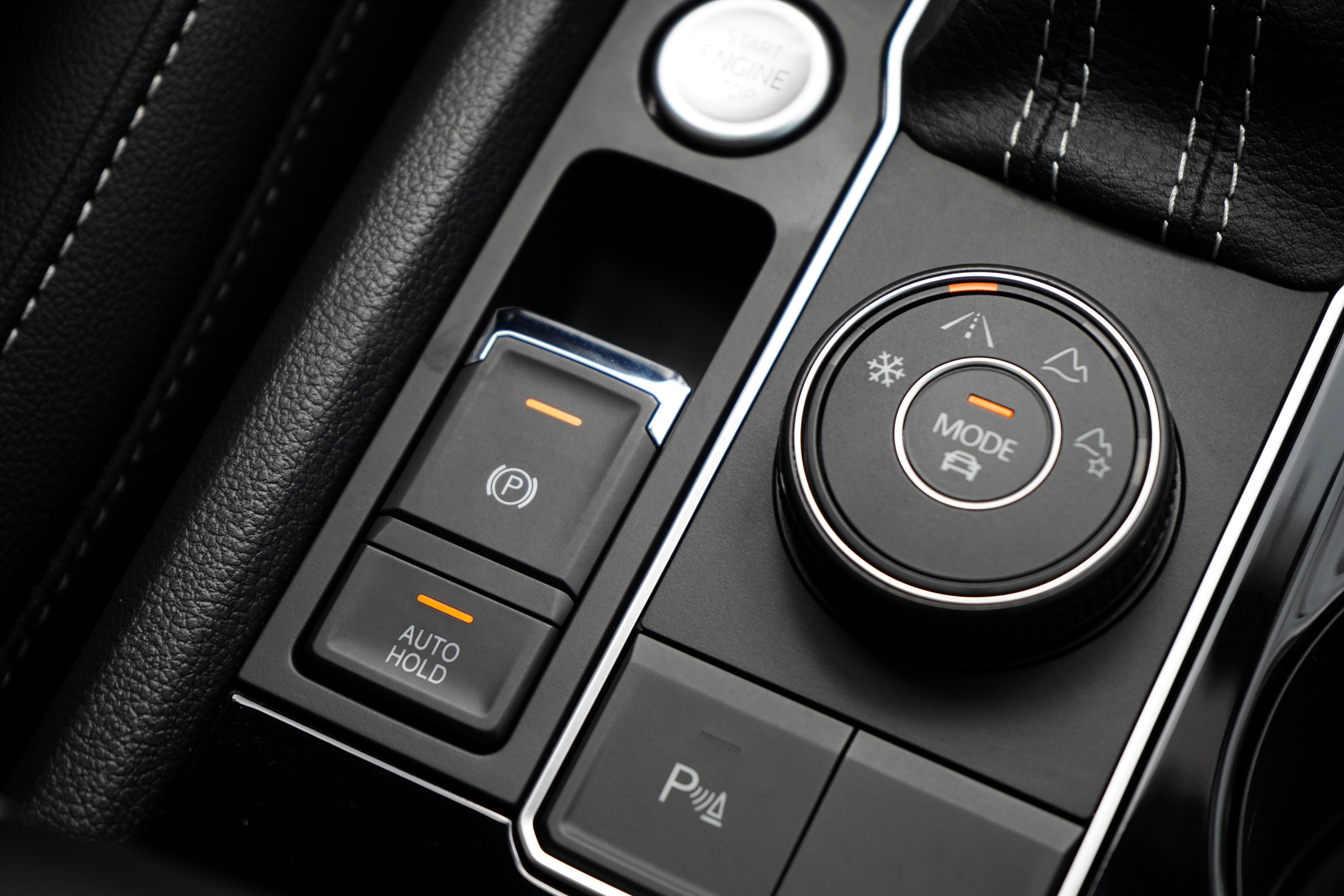 Đắt hơn 140 triệu đồng, mua Volkswagen Teramont bản giới hạn hay Ford Explorer nhiều trang bị an toàn- Ảnh 9.