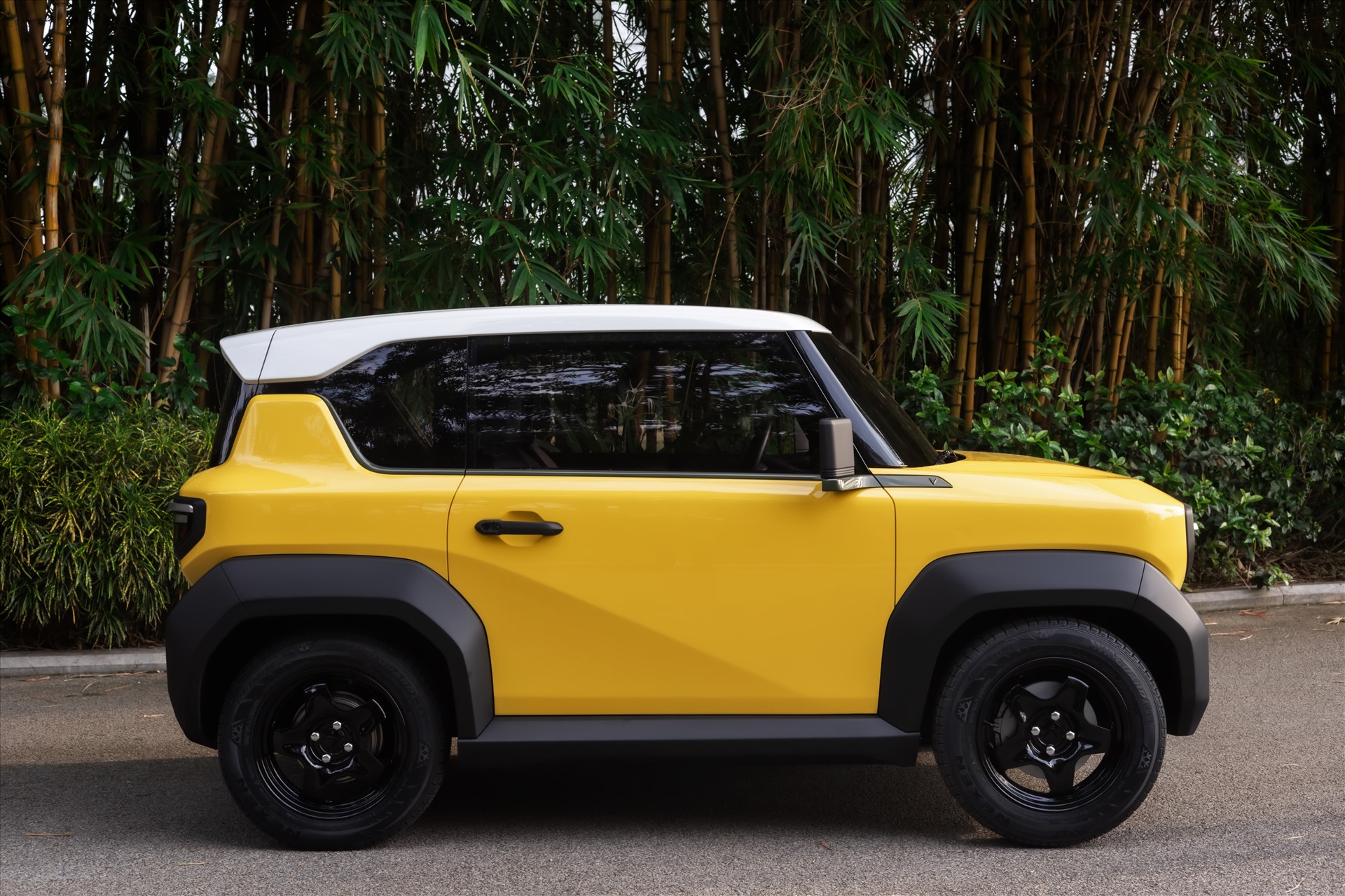 VinFast VF 3 công bố 'full' thông số: Phanh điện tử, chạy tối đa 100km/h, chỉ có một túi khí- Ảnh 5. VinFast VF 3 công bố 'full' thông số: Phanh điện tử, chạy tối đa 100km/h, chỉ có một túi khí- Ảnh 5.